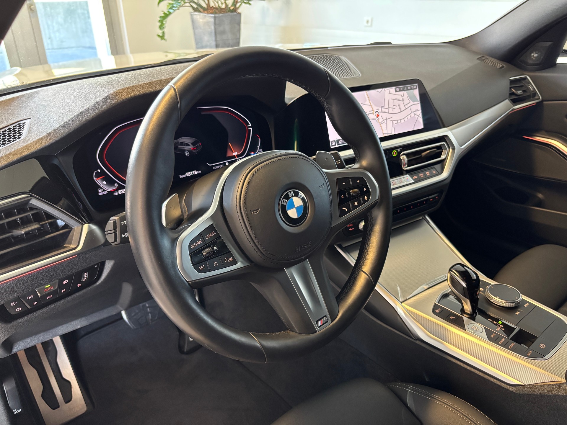 BMW 320d xDrive 48V Touring M Sport Steptronic-image-4