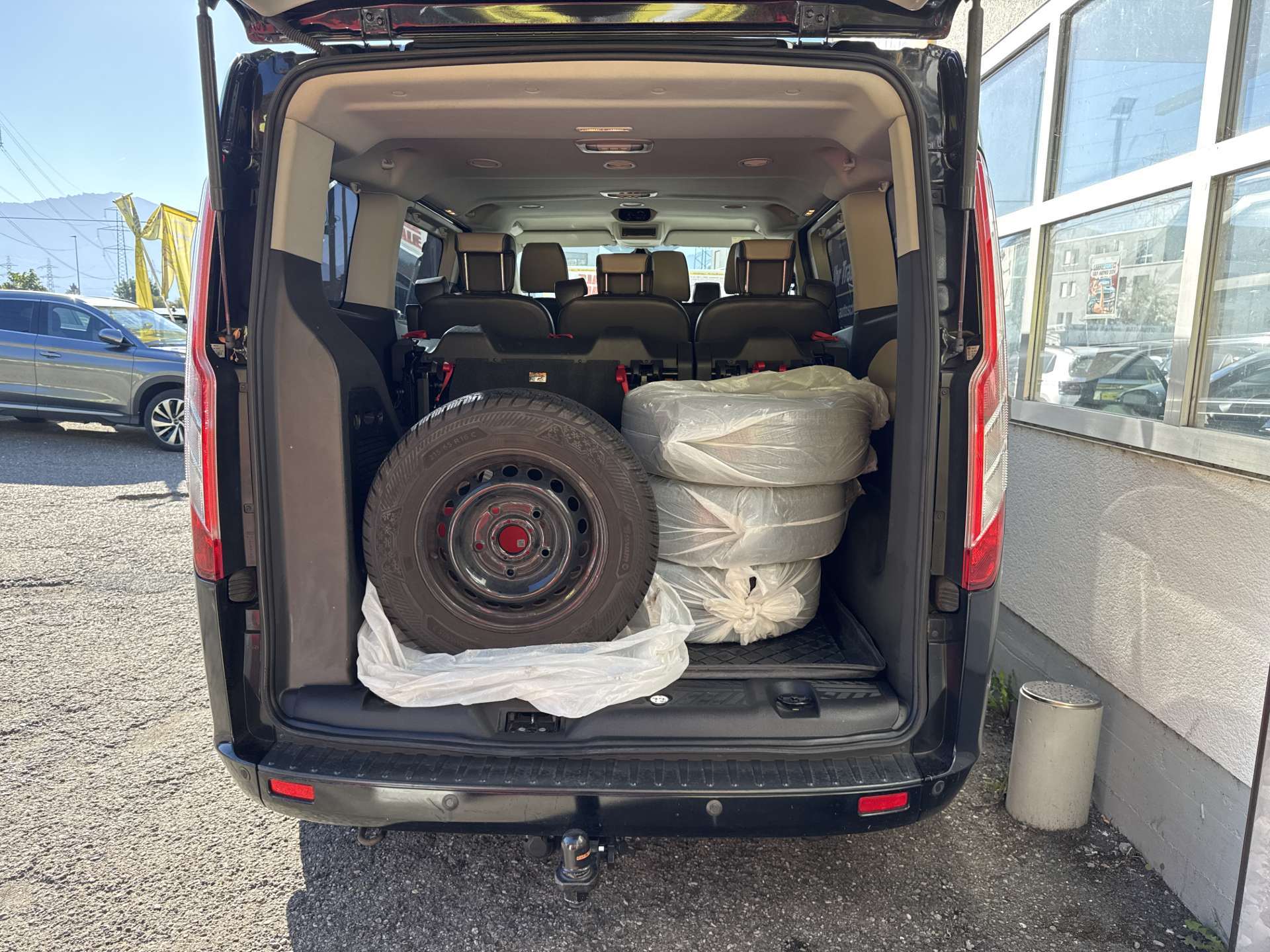FORD Tourneo Custom 300 L1H1 9-Plätzer Titanium-image-8