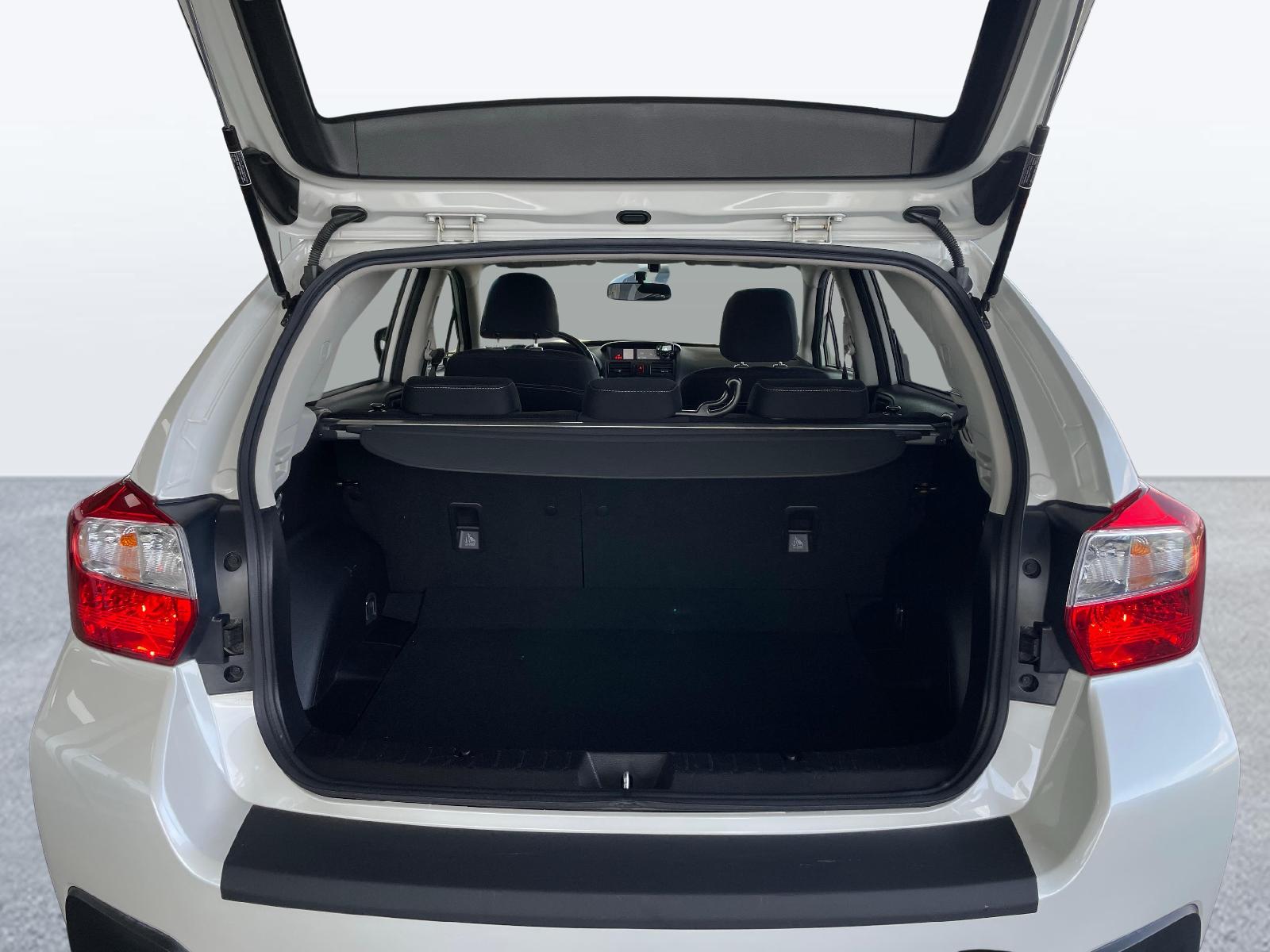 SUBARU XV 2.0i Swiss Two-image-8