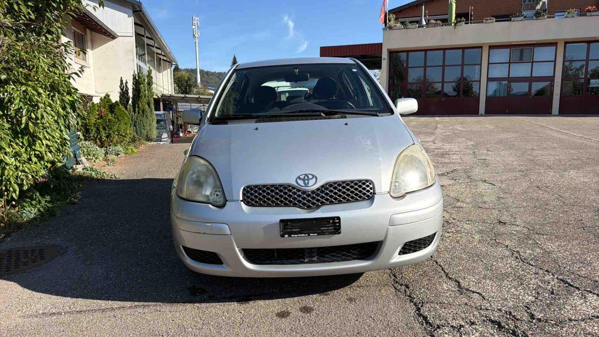 TOYOTA Yaris 1.3 Linea Sol-image-1