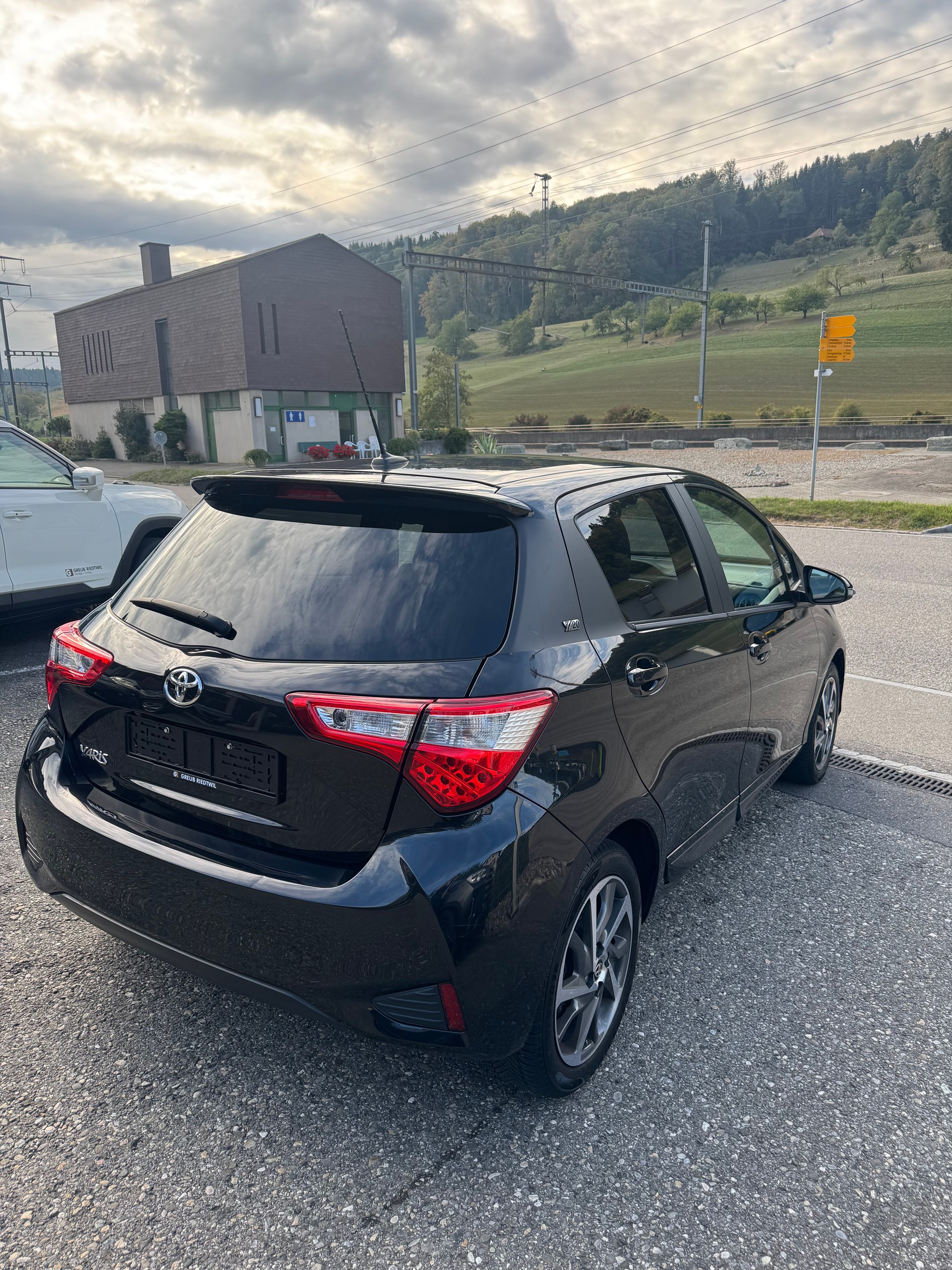 TOYOTA Yaris 1.5 Trend Y20-image-4