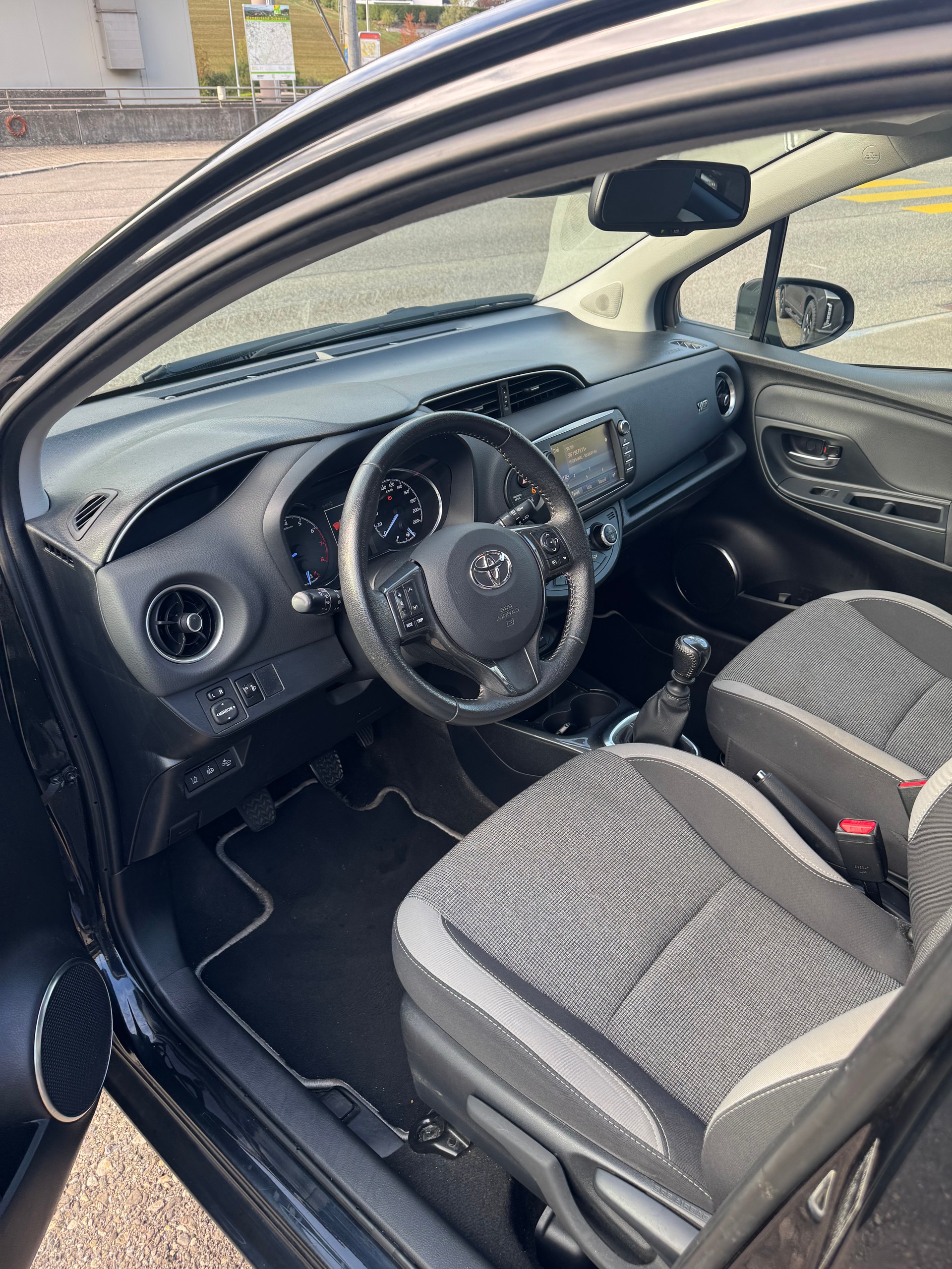 TOYOTA Yaris 1.5 Trend Y20-image-8