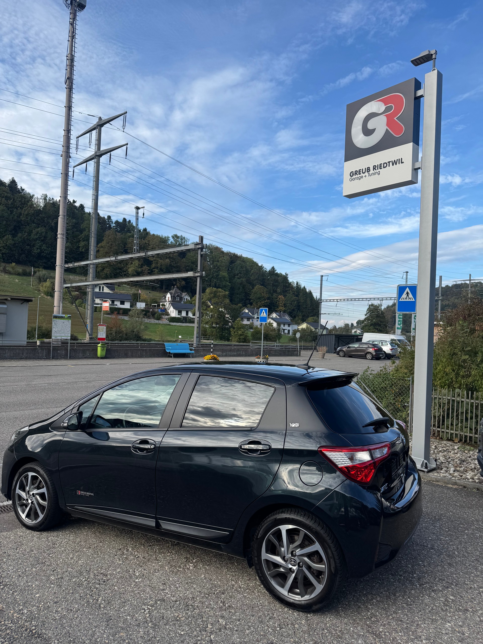 TOYOTA Yaris 1.5 Trend Y20-showroom-element-2