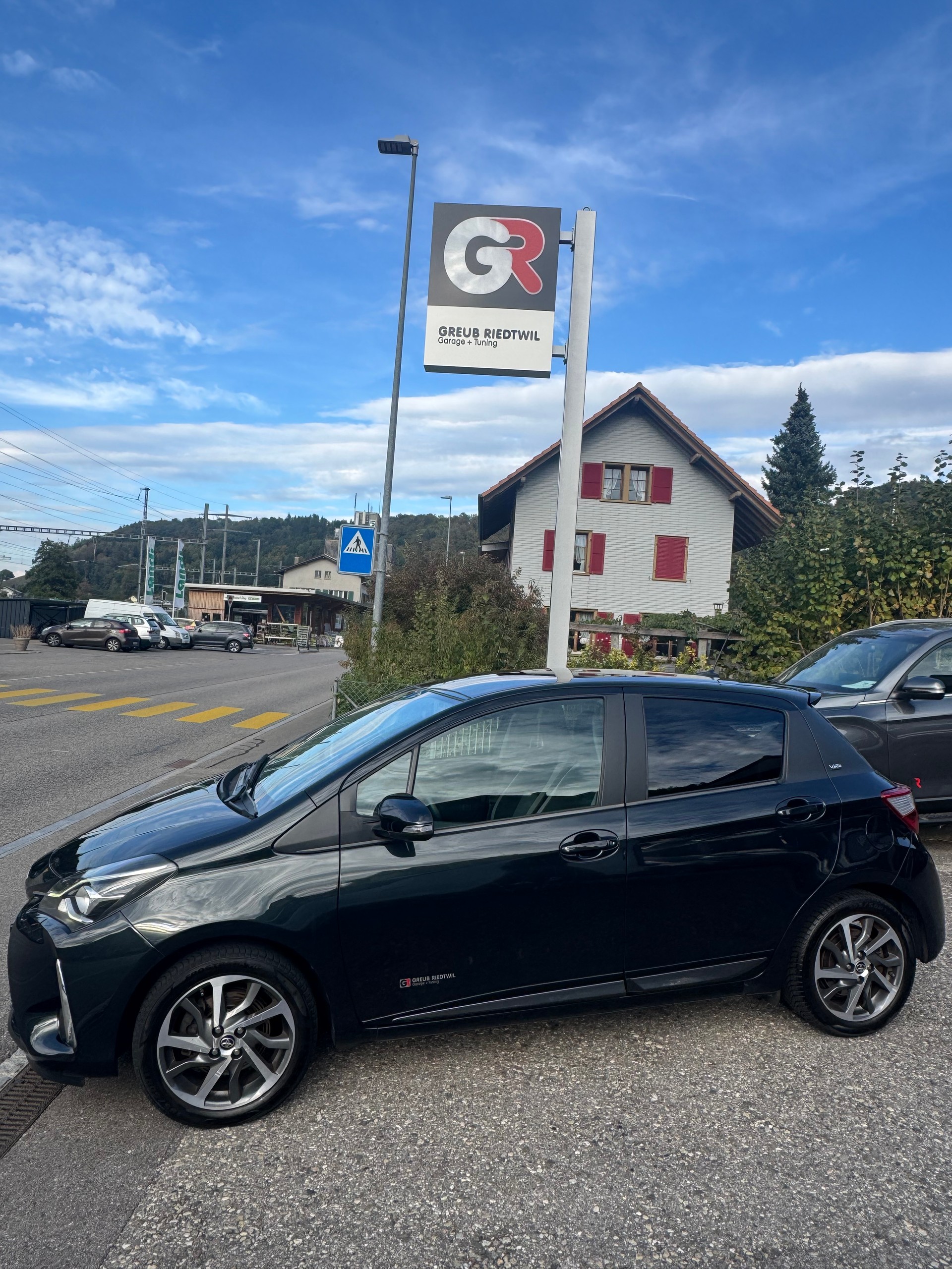 TOYOTA Yaris 1.5 Trend Y20-showroom-element-1