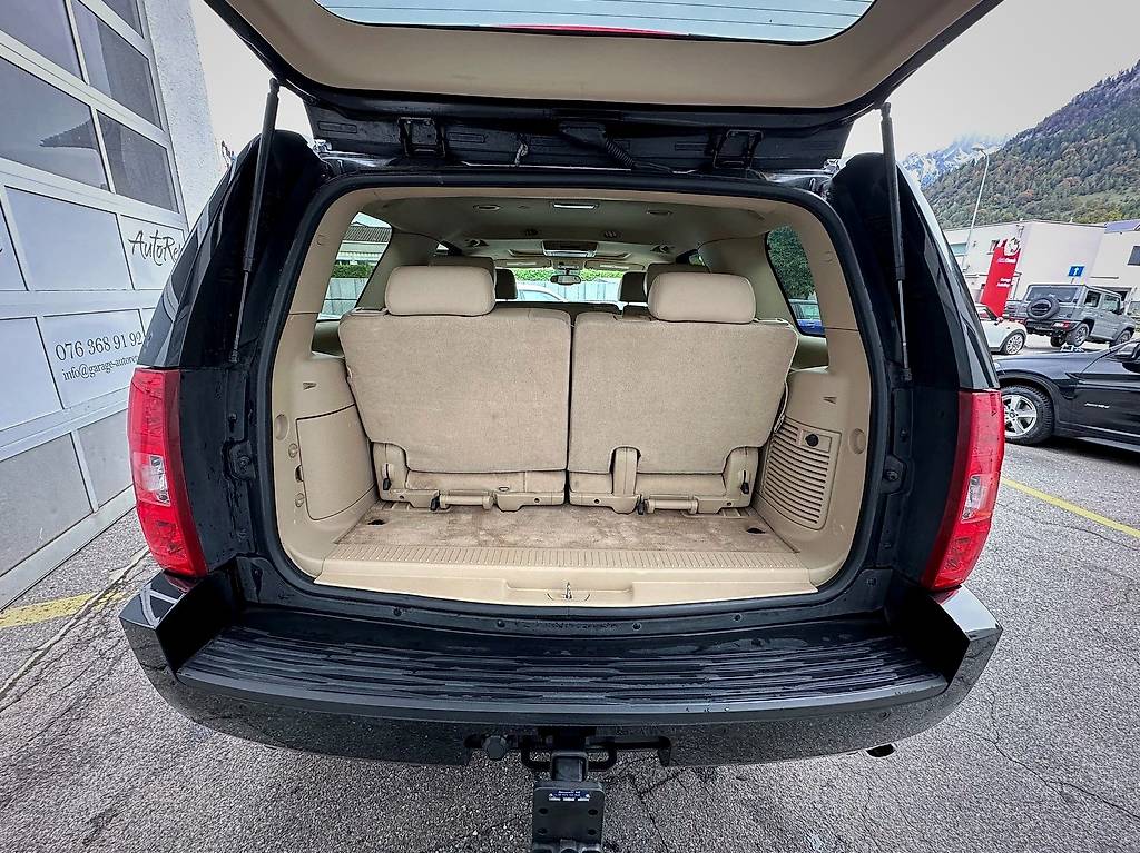 CHEVROLET TAHOE-image-2