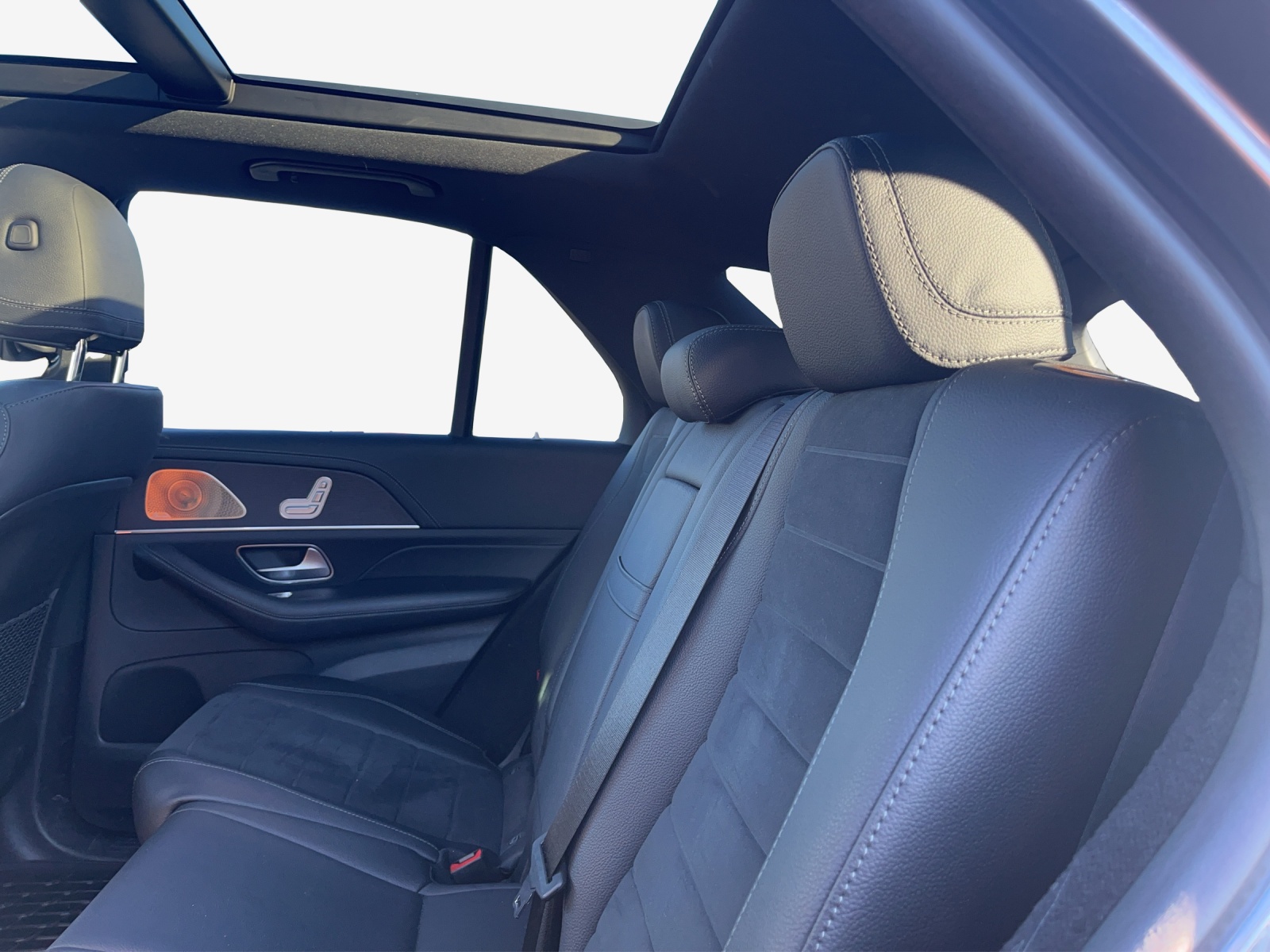 MERCEDES-BENZ GLE 300 d 4Matic AMG Line 9G-Tronic-image-6