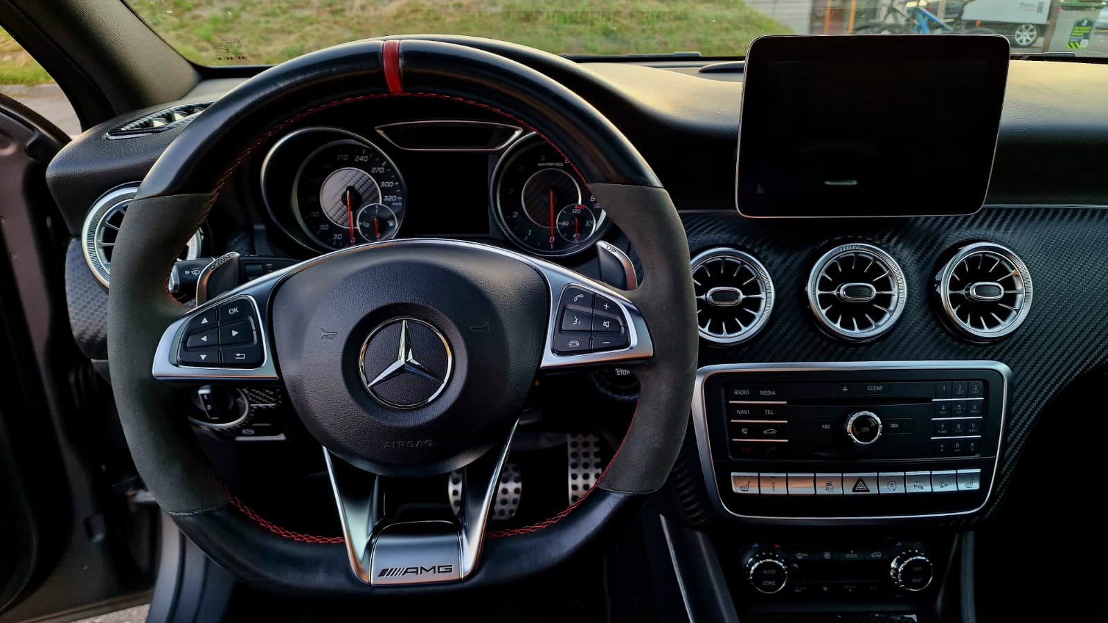 MERCEDES-BENZ A 45 AMG 4m-image-5