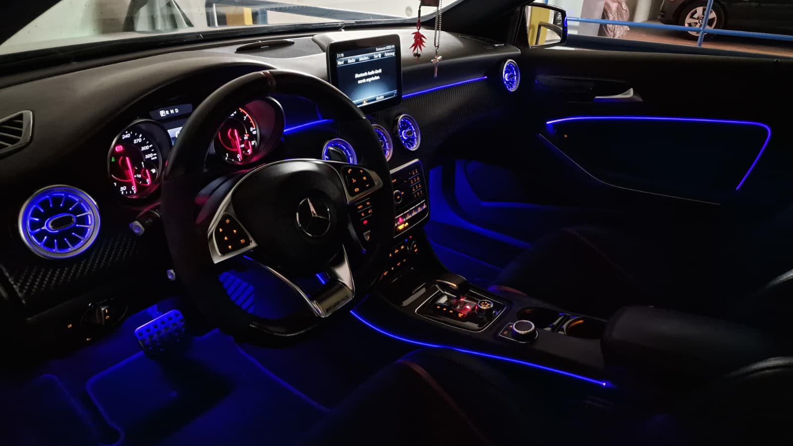 MERCEDES-BENZ A 45 AMG 4m-image-3