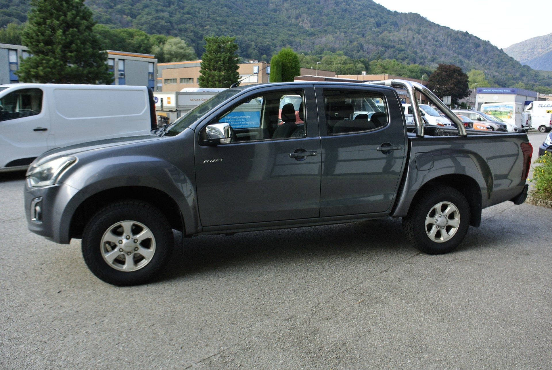 ISUZU D-MAX 1.9 Crew Cab Planet 4x4-image-3
