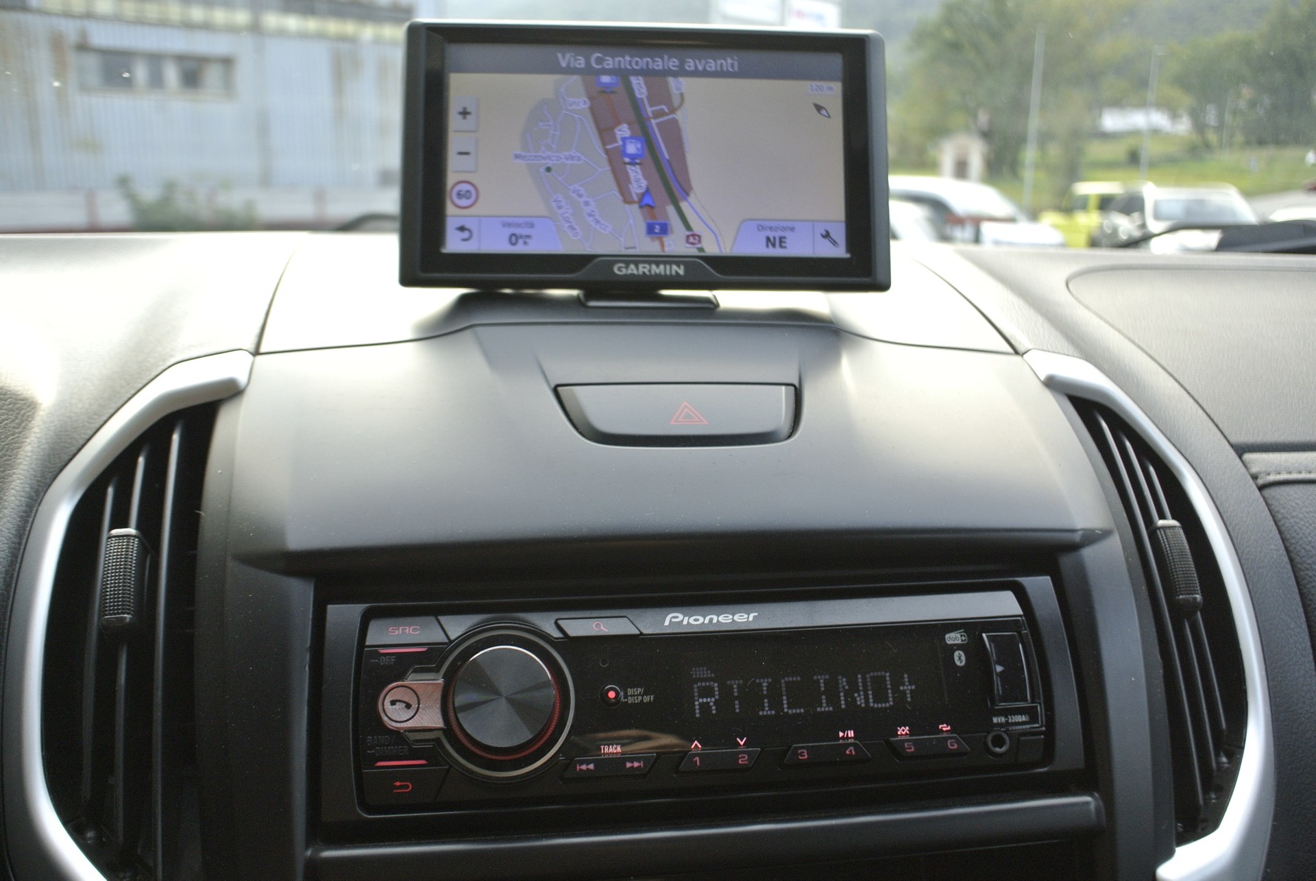ISUZU D-MAX 1.9 Crew Cab Planet 4x4-image-25