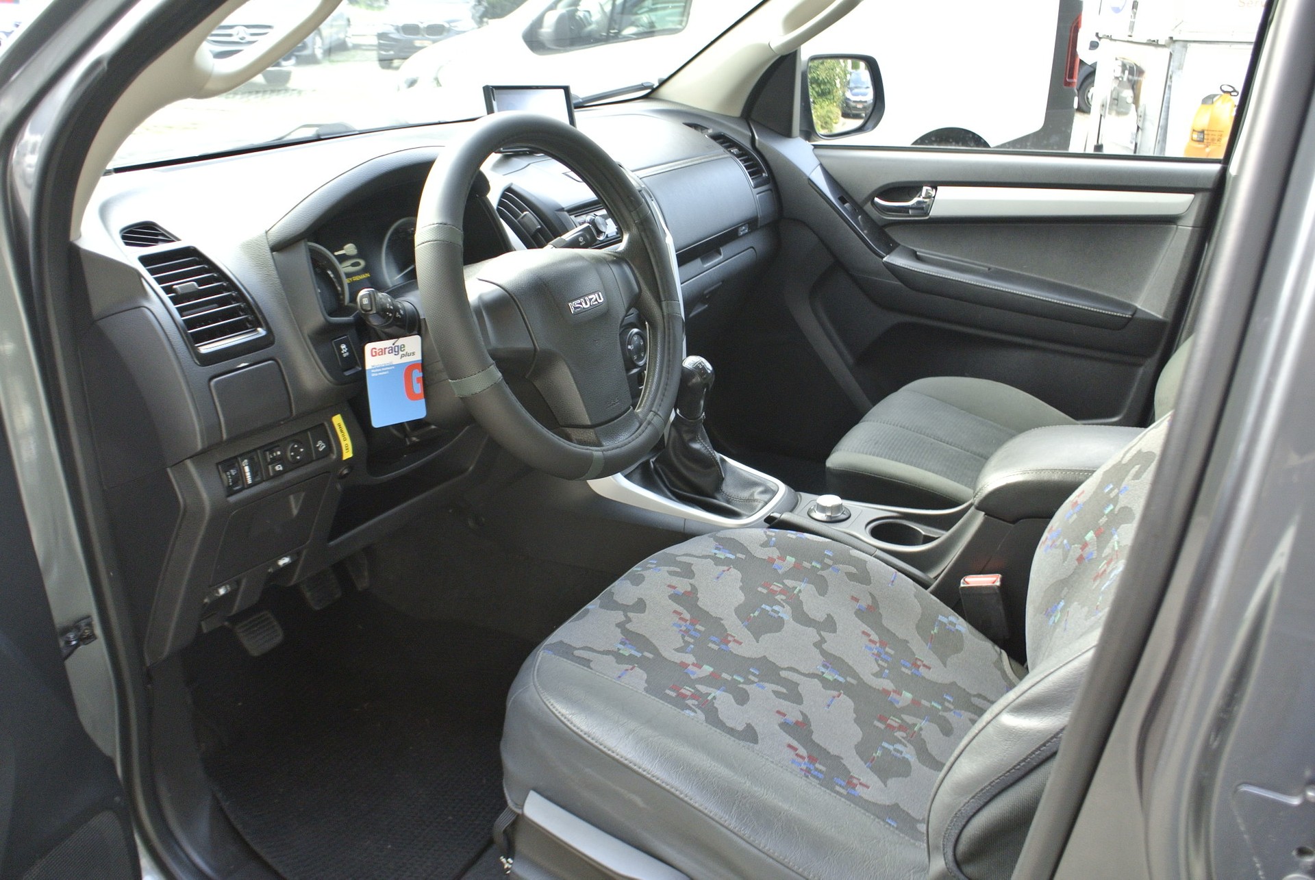 ISUZU D-MAX 1.9 Crew Cab Planet 4x4-image-12
