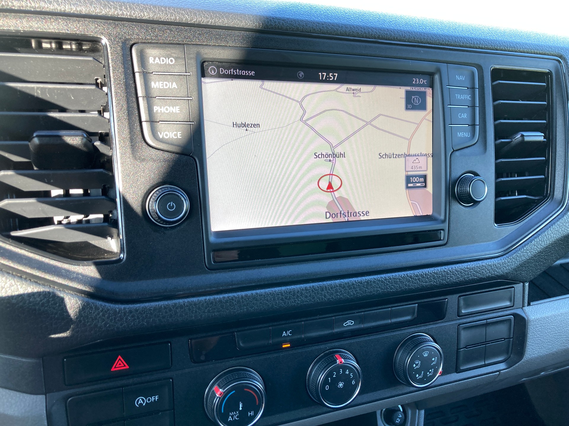 VW Crafter 35 2.0 BiTDI L3 Kasten mit Hebebühne und Anhängerkupplung-image-10