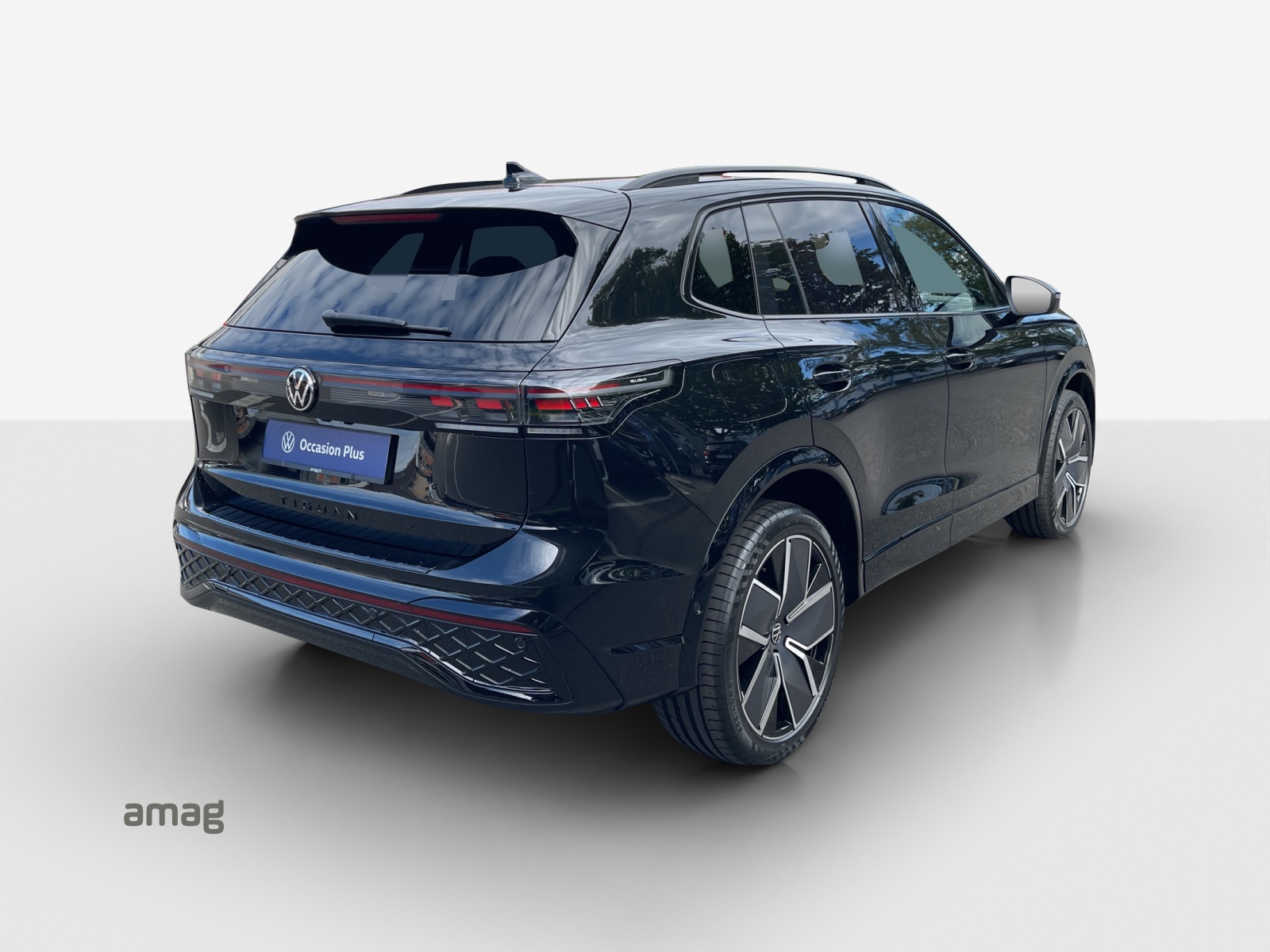 VW Tiguan 2.0 TSI DSG R-Line 4Motion-image-4