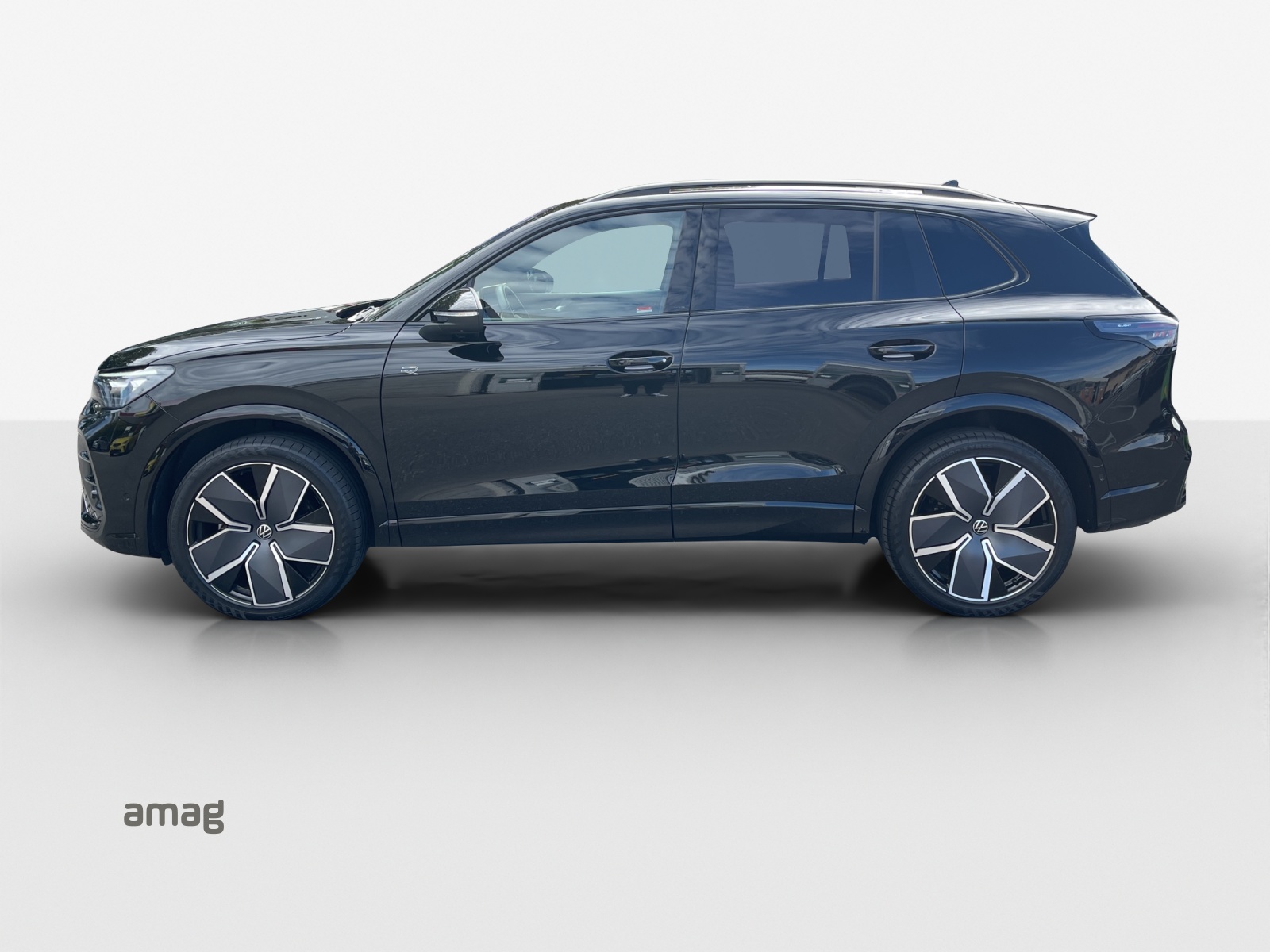 VW Tiguan 2.0 TSI DSG R-Line 4Motion-image-1