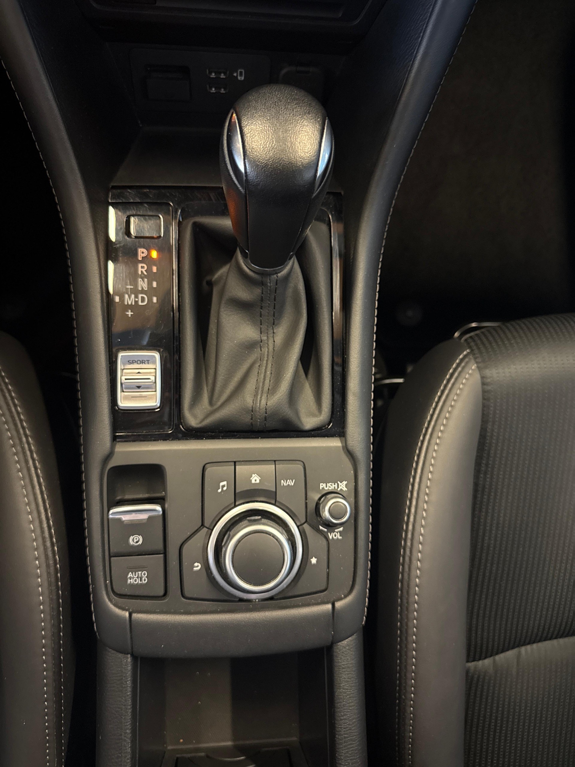 MAZDA CX-3 2.0 Revolution-image-17