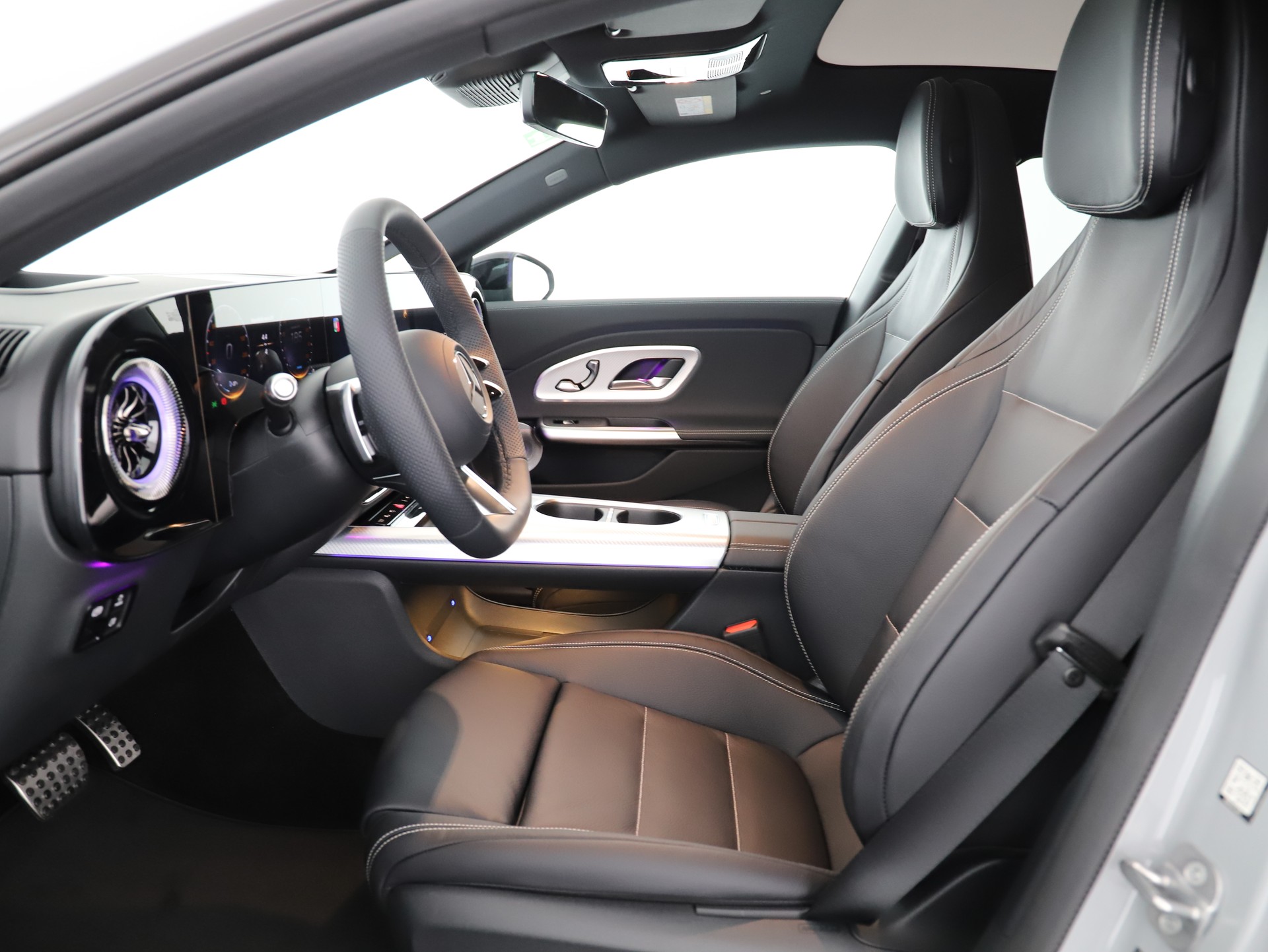 MERCEDES-BENZ CLA 350 4MATIC EQ-image-9