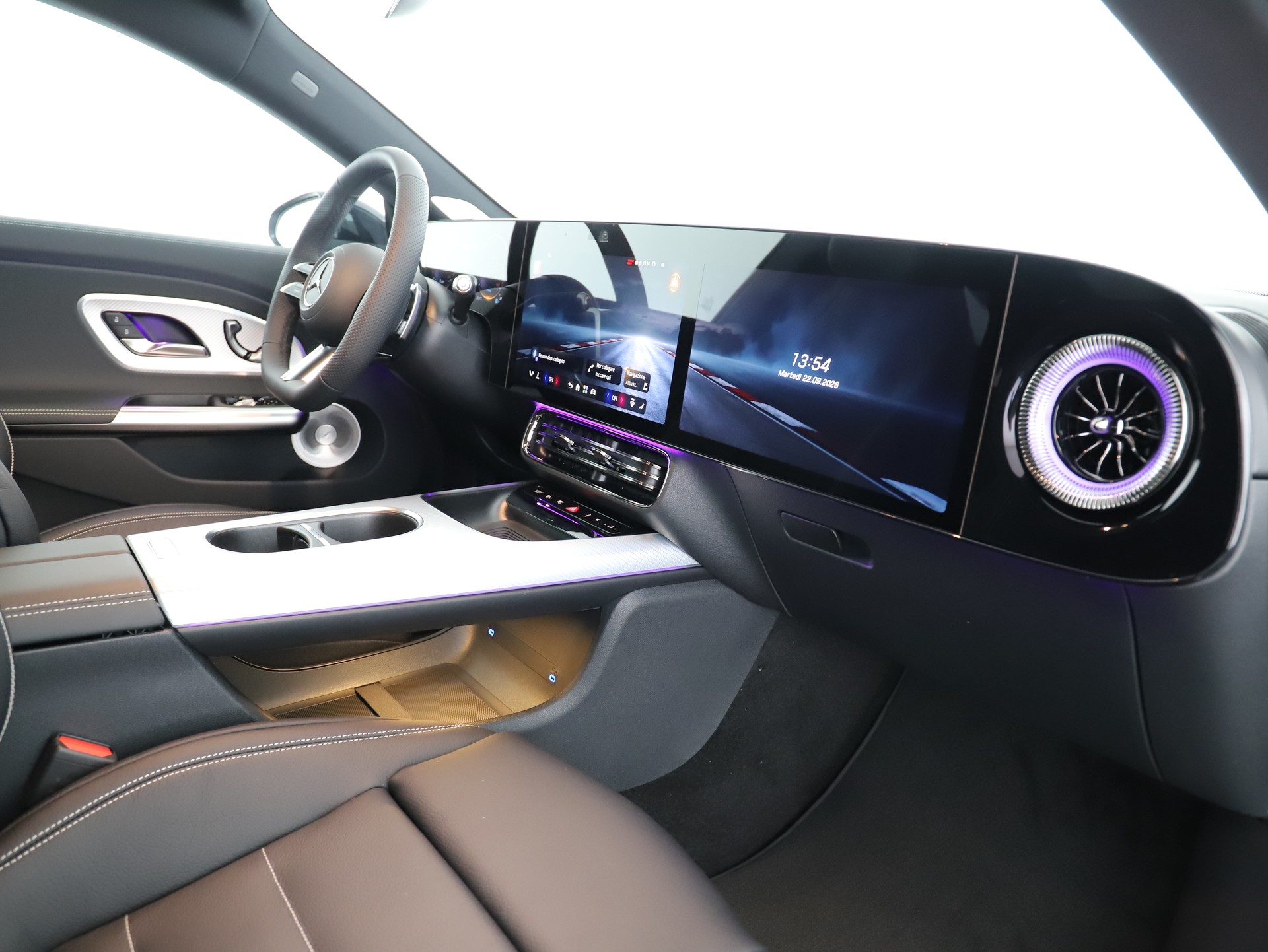 MERCEDES-BENZ CLA 350 4MATIC EQ-image-11