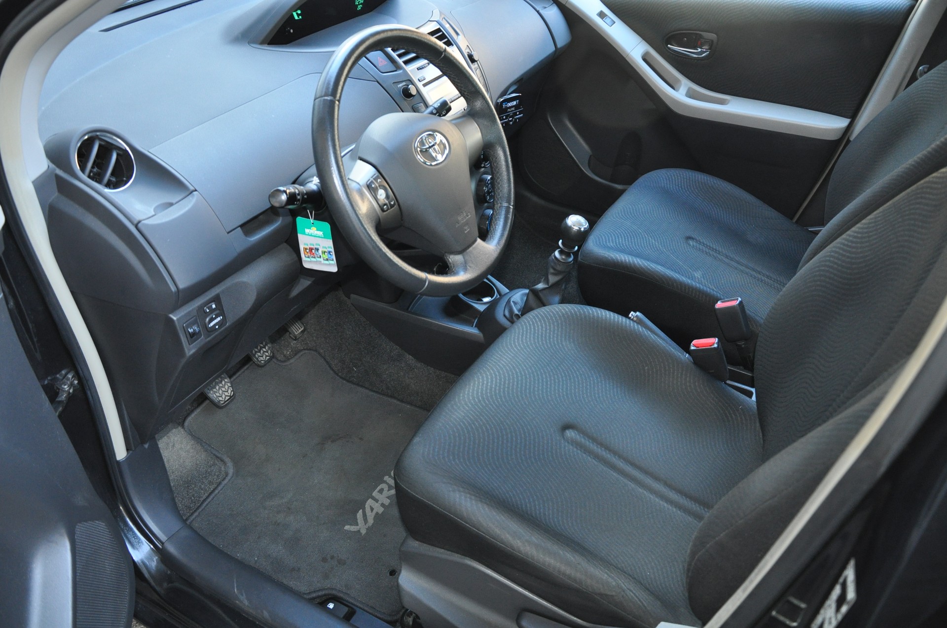 TOYOTA Yaris 1.33 Linea Luna-image-11