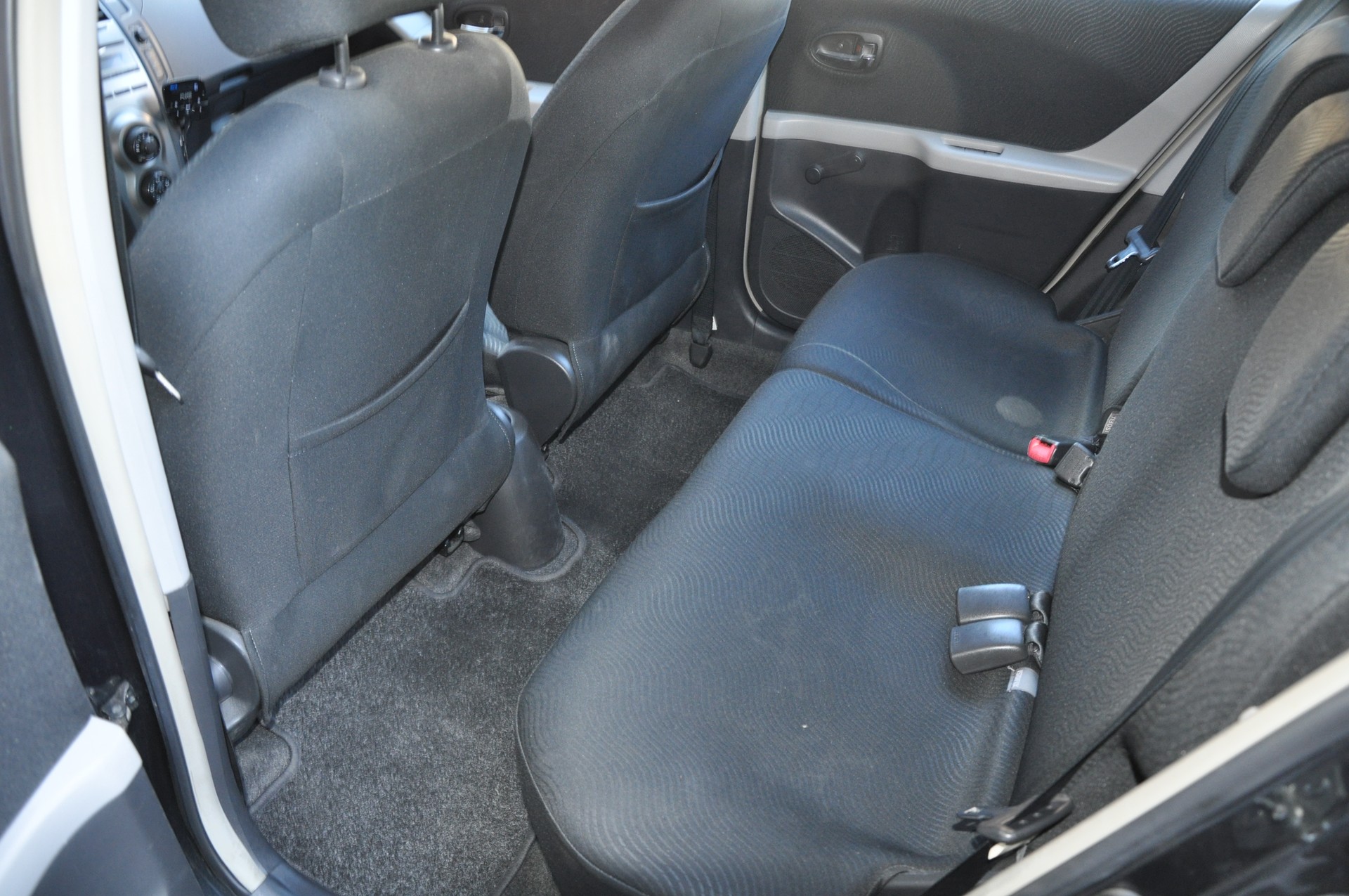 TOYOTA Yaris 1.33 Linea Luna-image-12