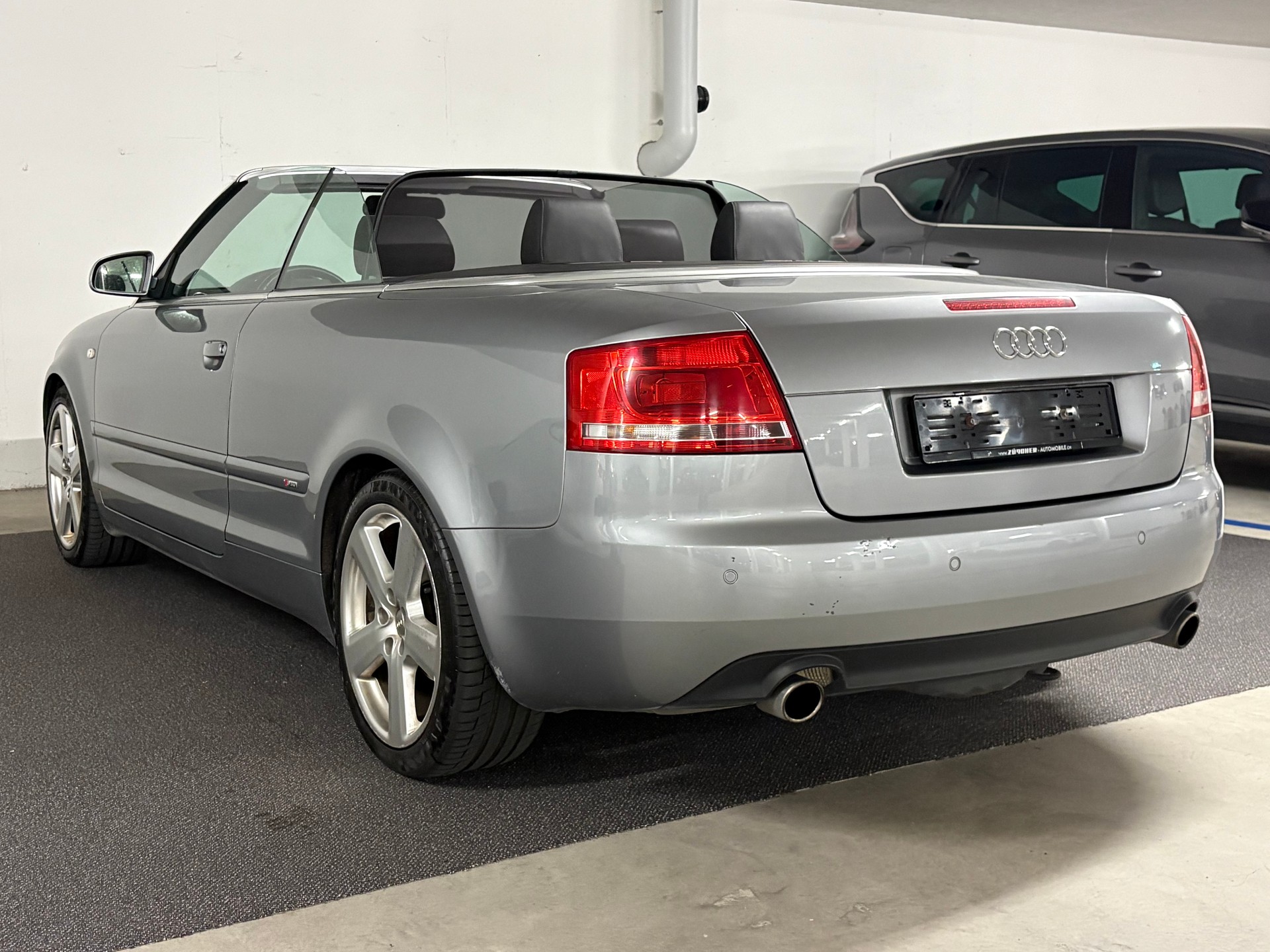 AUDI A4 Cabriolet 1.8 Turbo S-Line-image-4