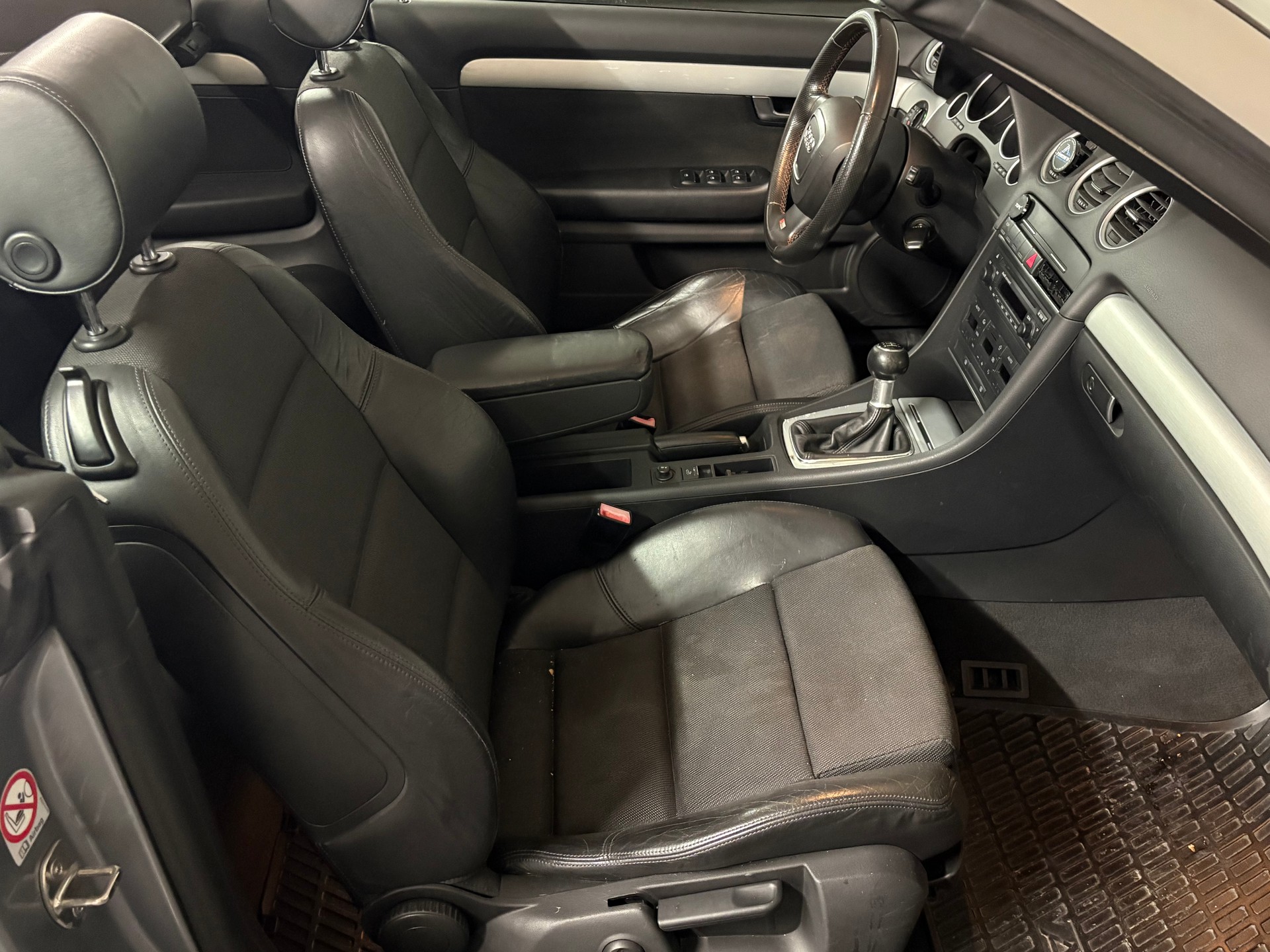 AUDI A4 Cabriolet 1.8 Turbo S-Line-image-12