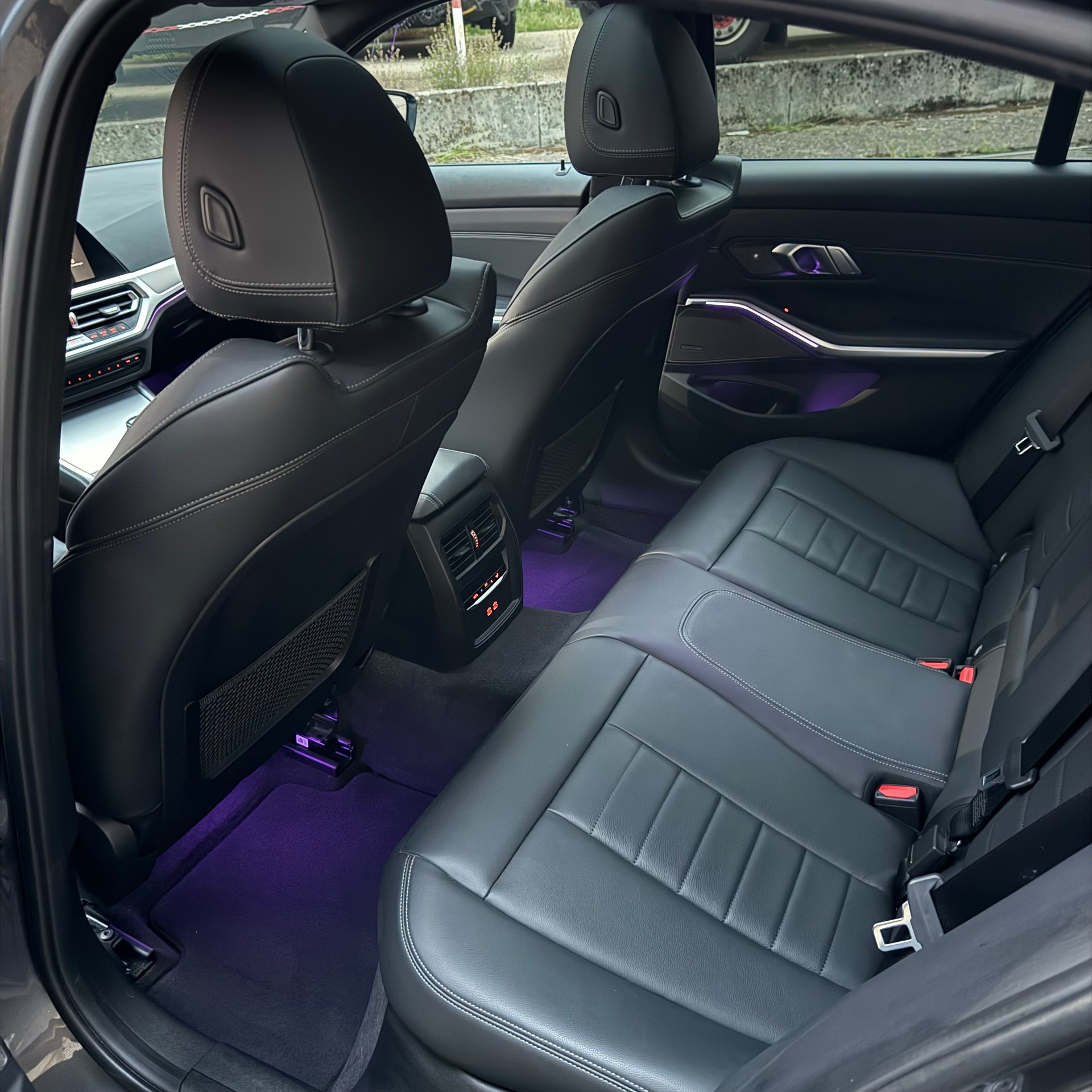 BMW 330e xDrive M Sport Steptronic Swiss-image-14