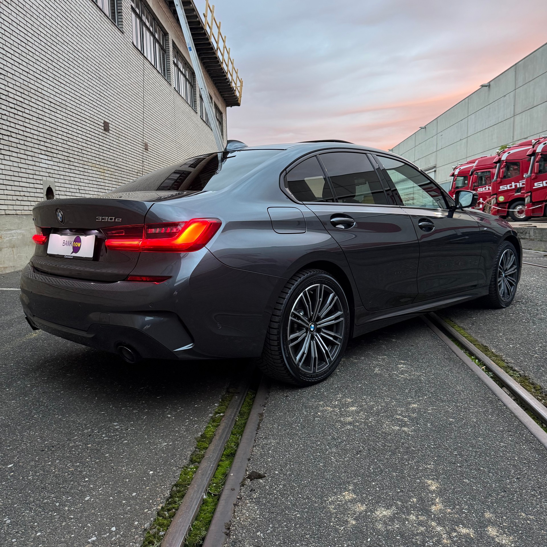 BMW 330e xDrive M Sport Steptronic Swiss-image-6