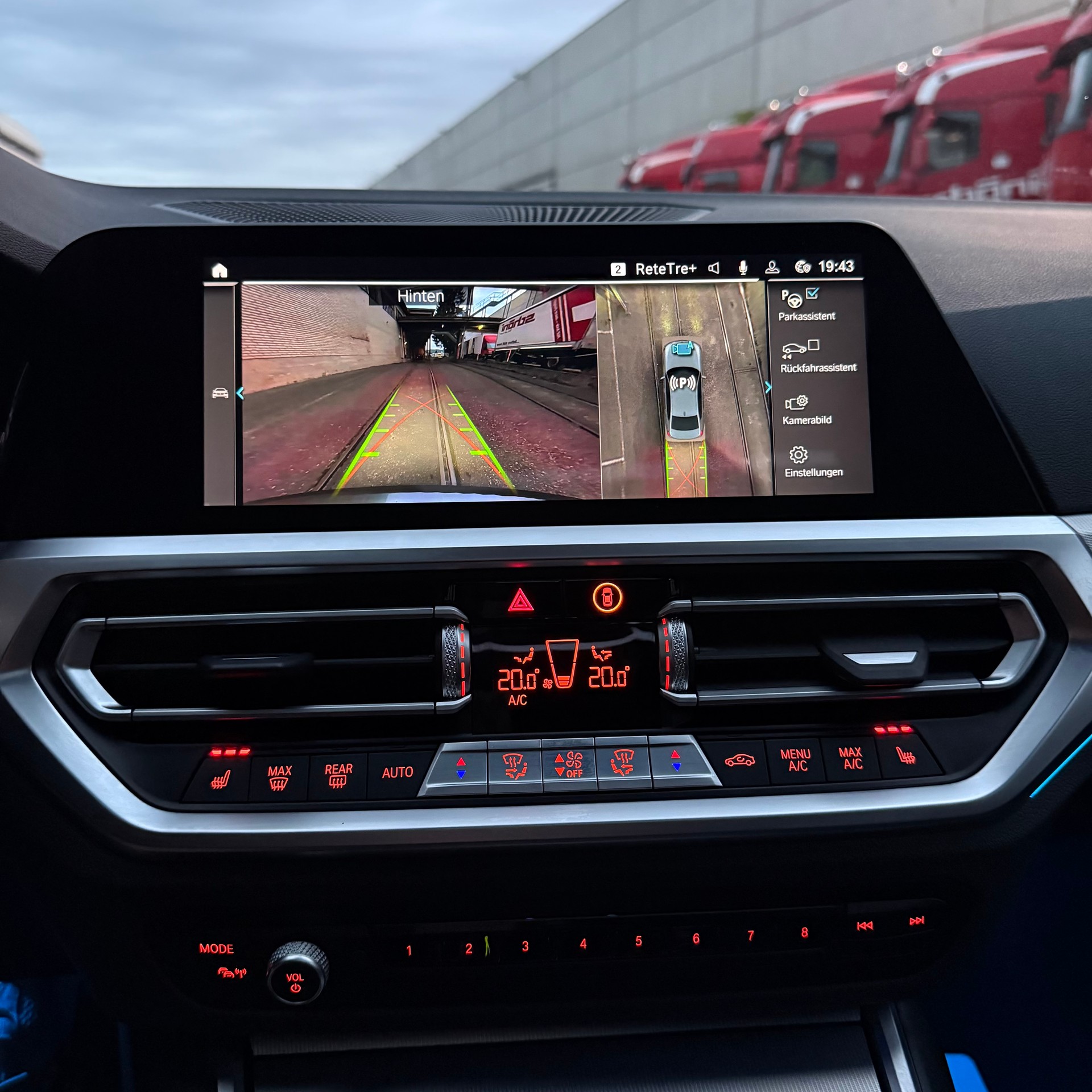 BMW 330e xDrive M Sport Steptronic Swiss-image-23
