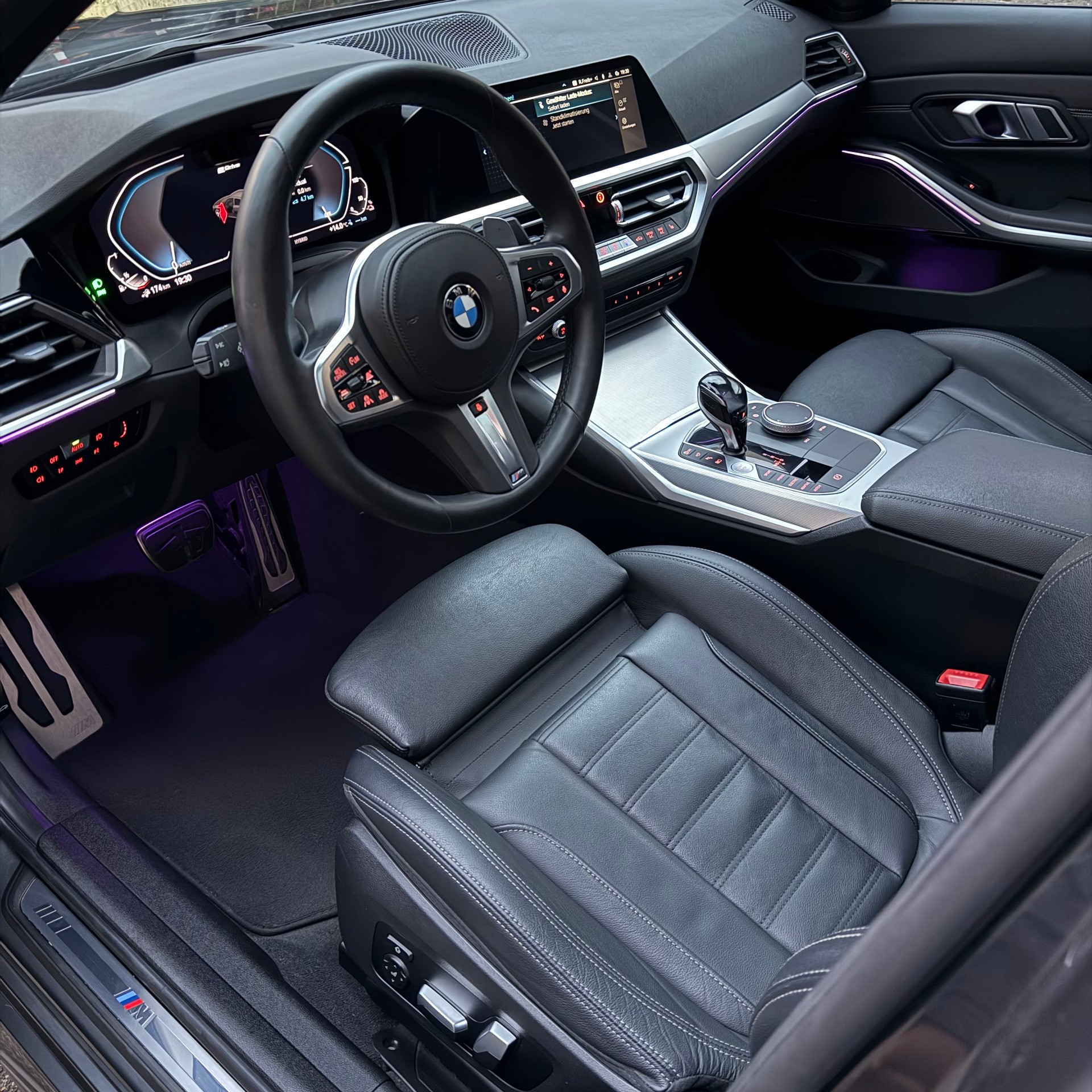 BMW 330e xDrive M Sport Steptronic Swiss-image-7