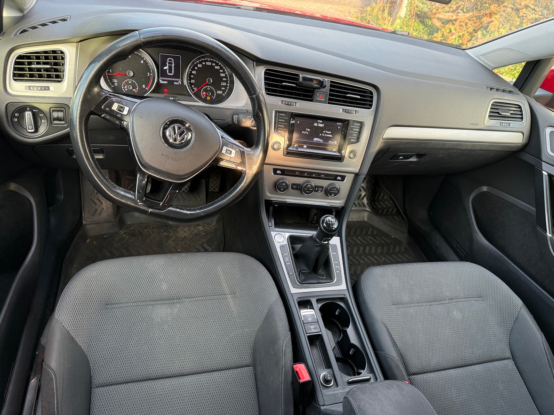 VW Golf Variant 1.6 TDI BlueMotion Comfortline-image-9