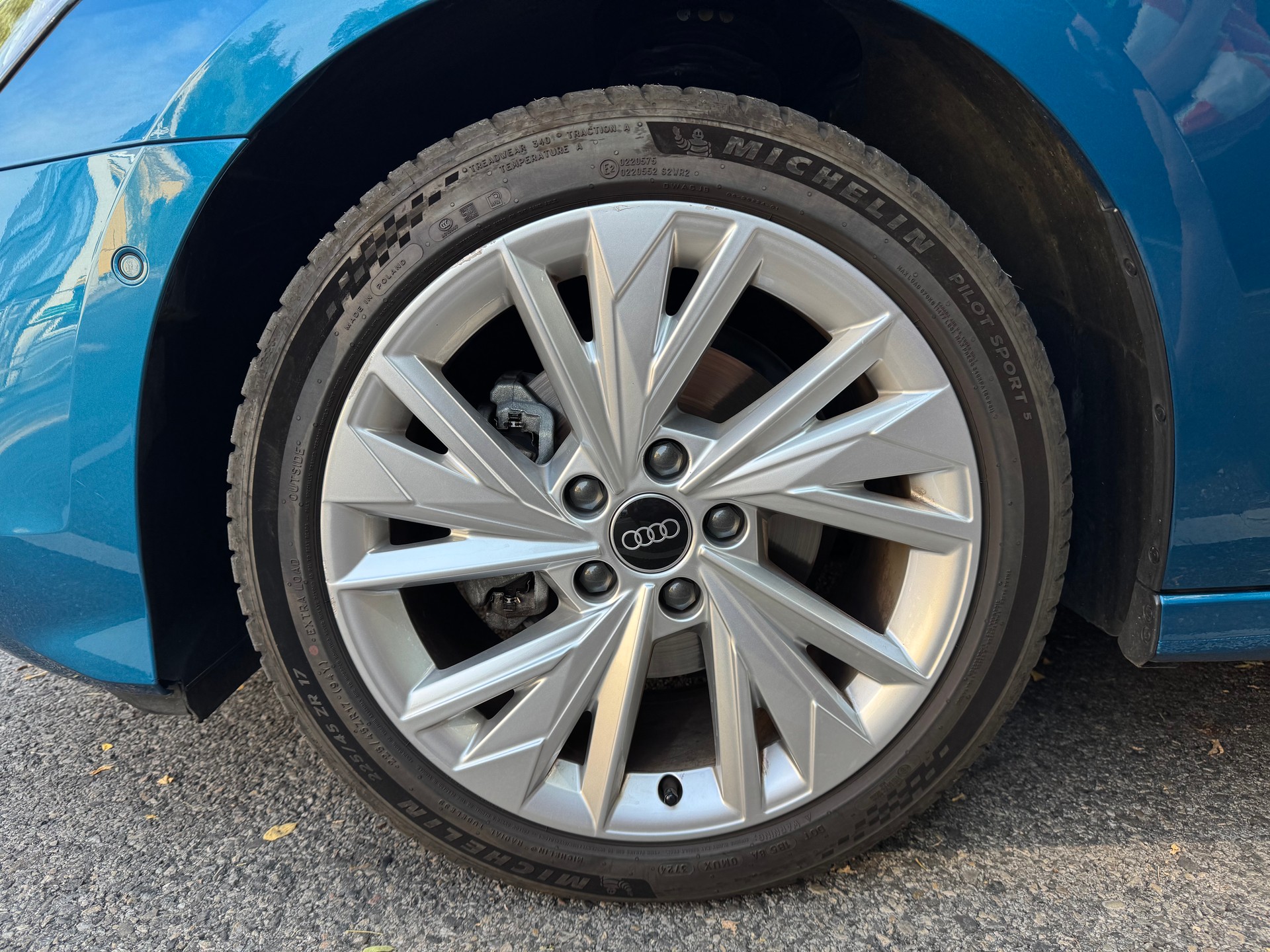 AUDI A3 Sportback-image-11