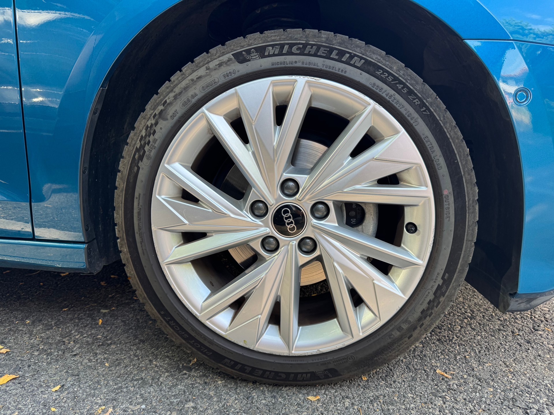 AUDI A3 Sportback-image-12
