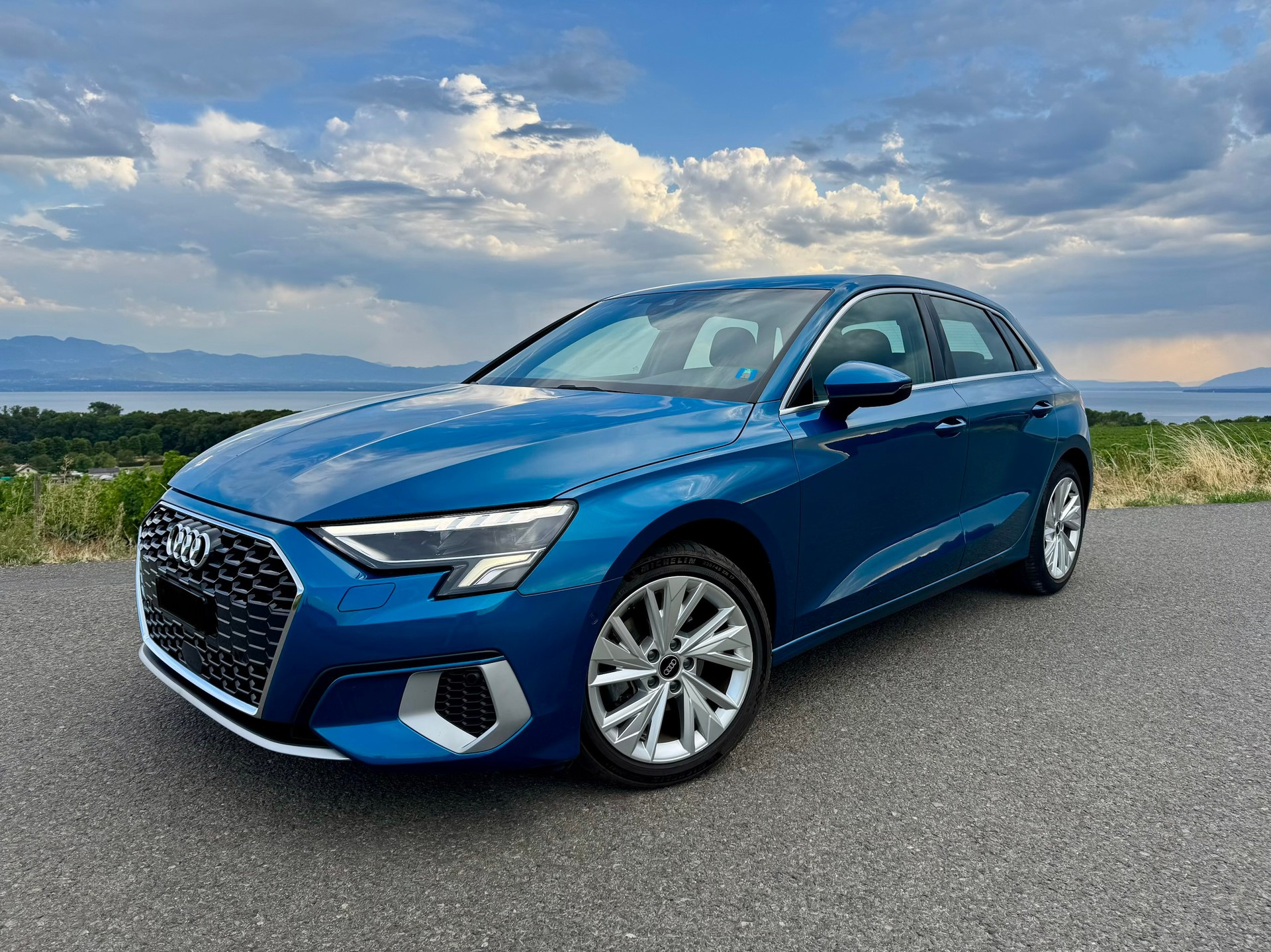 AUDI A3 Sportback-image-1