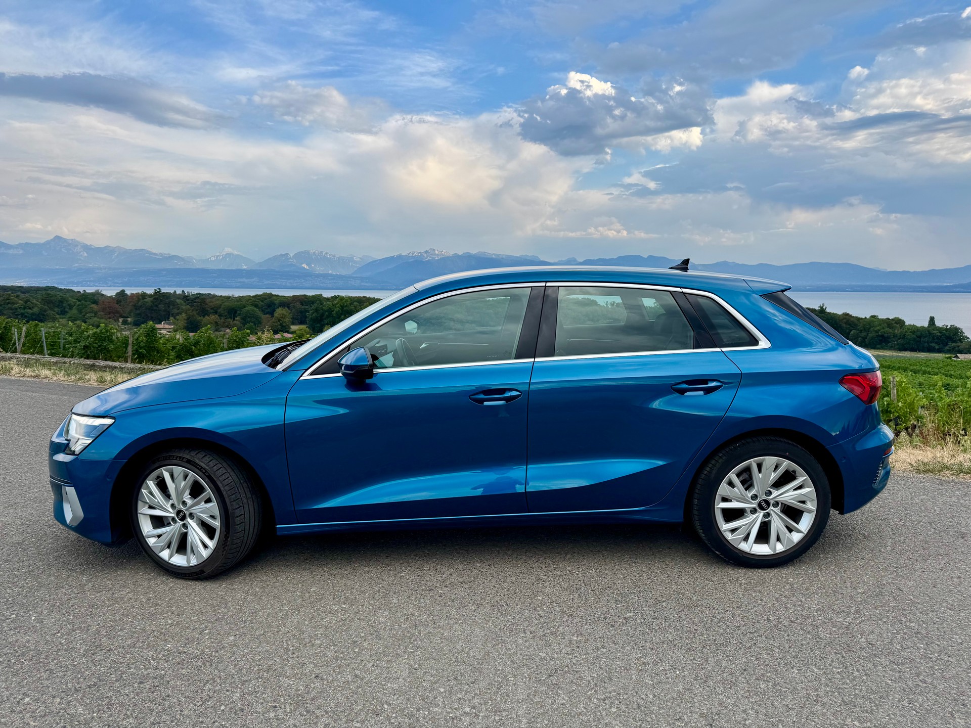 AUDI A3 Sportback-image-2