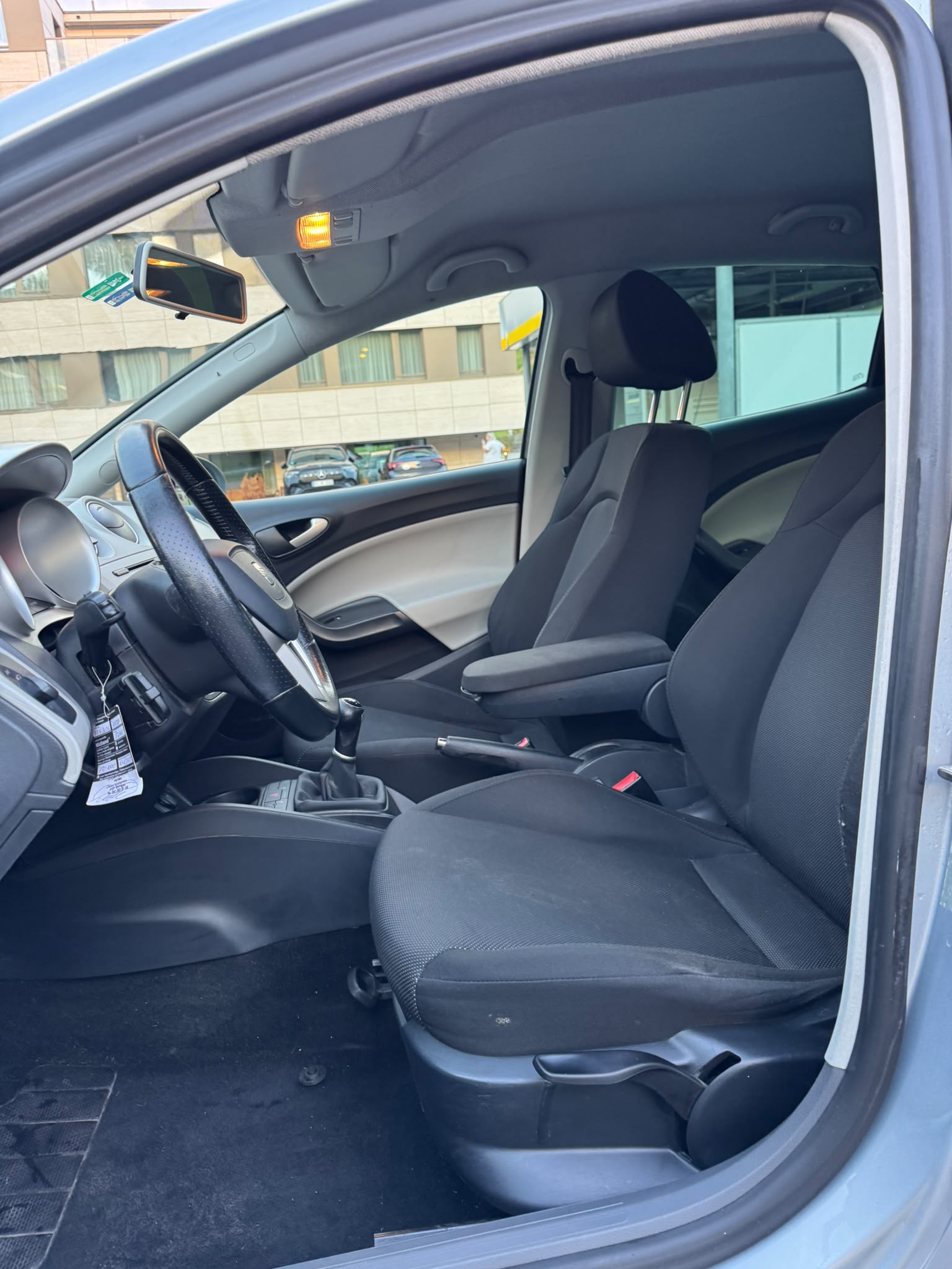 SEAT Ibiza 1.6 Style-image-9