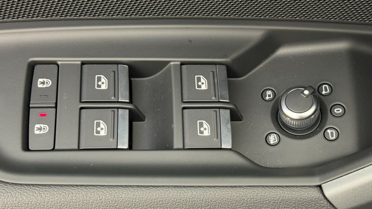 AUDI A3 Sportback 35 TFSI S line S-tronic-image-8