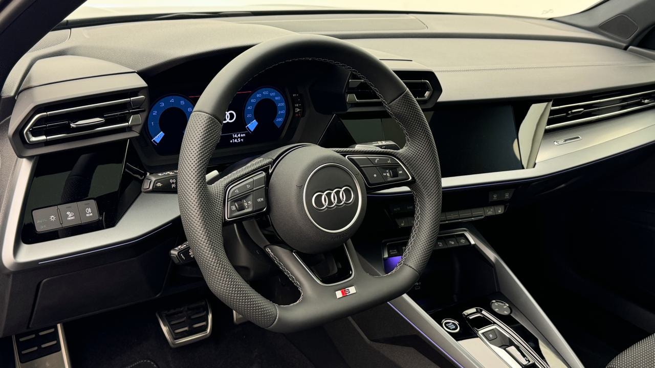 AUDI A3 Sportback 35 TFSI S line S-tronic-image-6