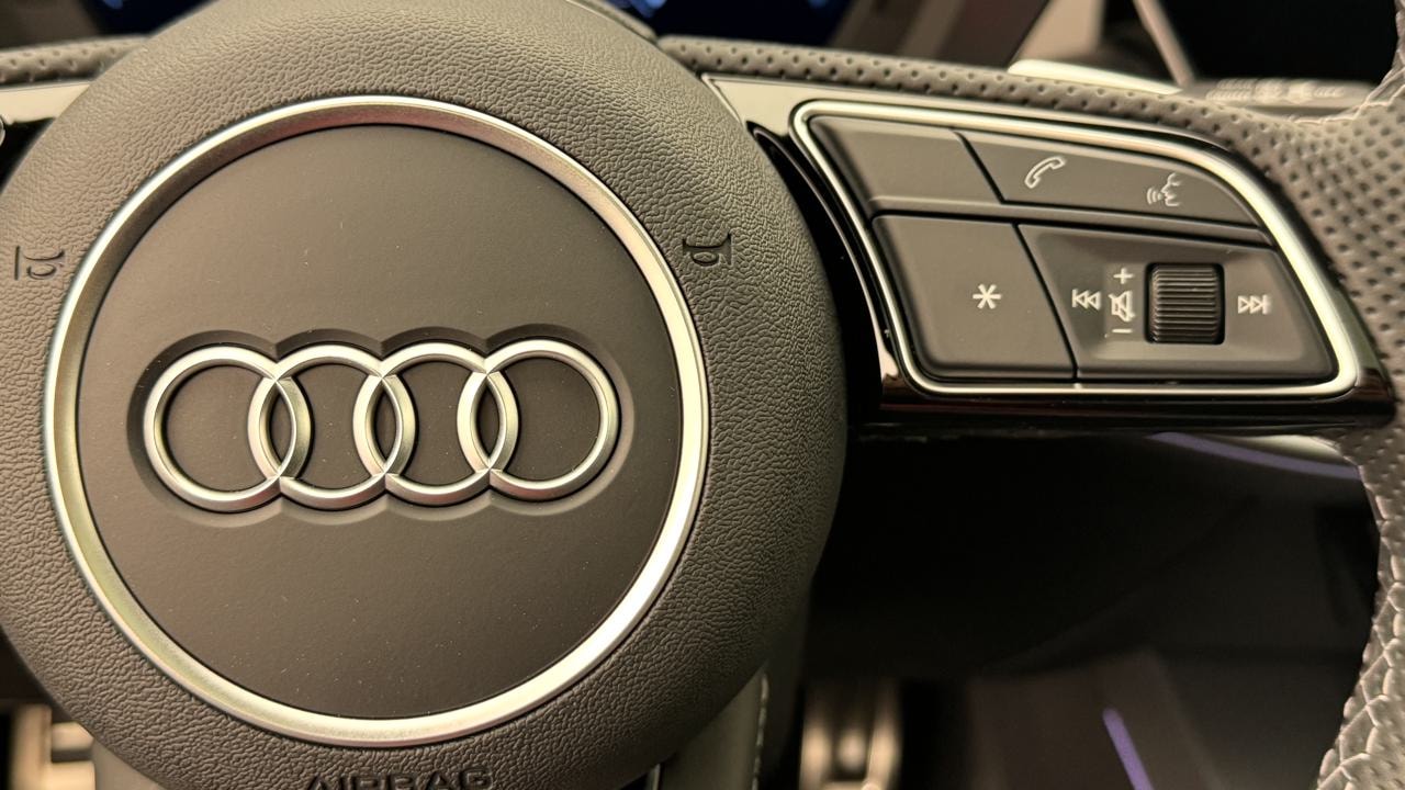 AUDI A3 Sportback 35 TFSI S line S-tronic-image-9