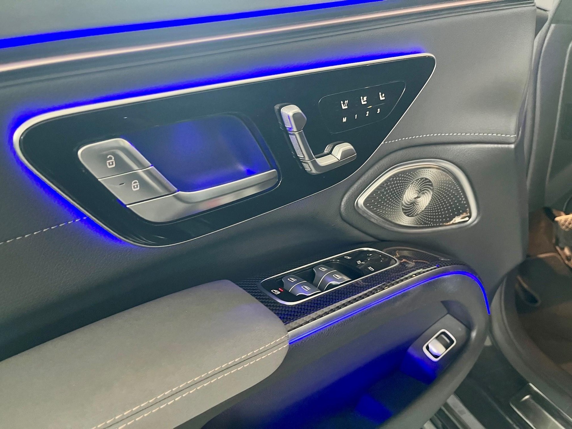 MERCEDES-BENZ EQS 580 4MATIC AMG Line-image-14