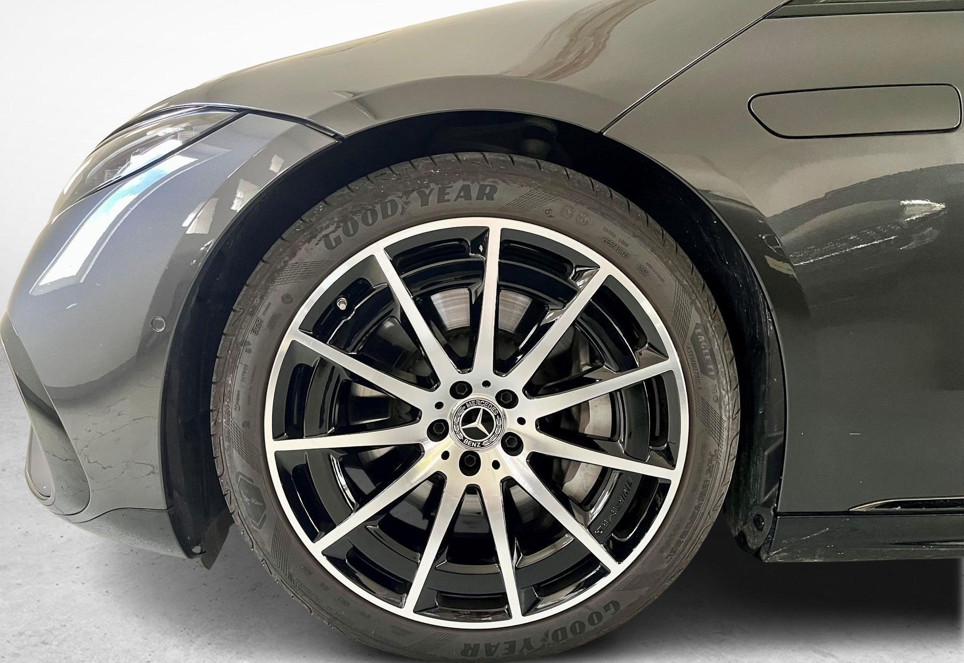 MERCEDES-BENZ EQS 580 4MATIC AMG Line-image-13
