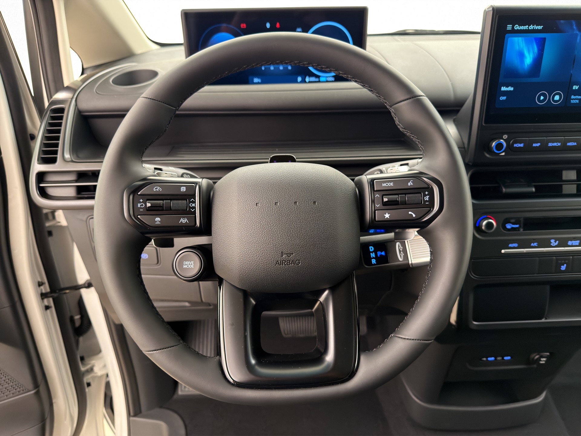 HYUNDAI Staria 84 kWh Carco Amplia-image-7