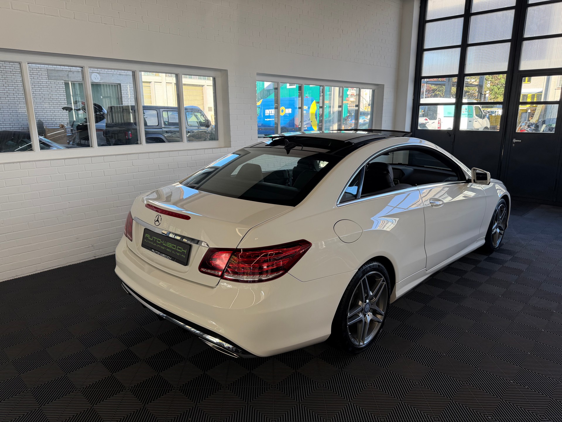 MERCEDES-BENZ E 400 Coupé Avantgarde 4 Matic 9G-Tronic-image-2