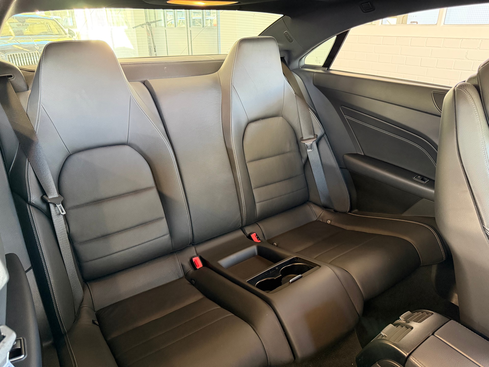 MERCEDES-BENZ E 400 Coupé Avantgarde 4 Matic 9G-Tronic-image-8