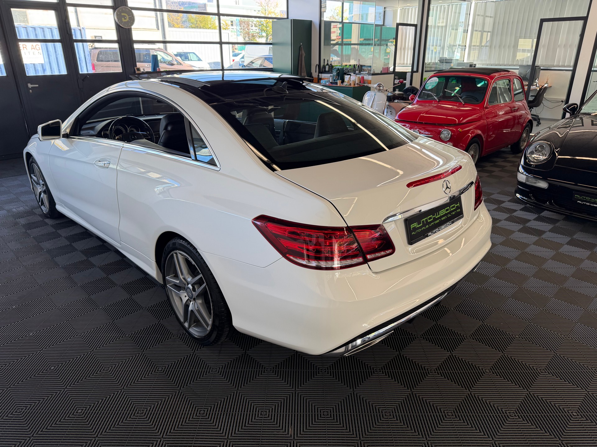 MERCEDES-BENZ E 400 Coupé Avantgarde 4 Matic 9G-Tronic-image-4