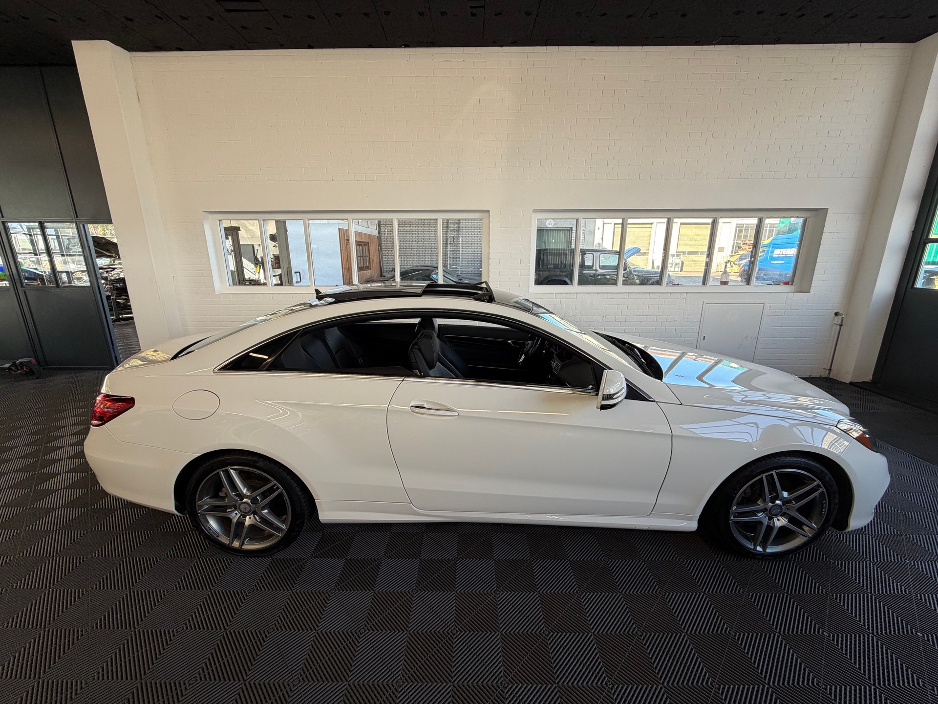 MERCEDES-BENZ E 400 Coupé Avantgarde 4 Matic 9G-Tronic-image-1