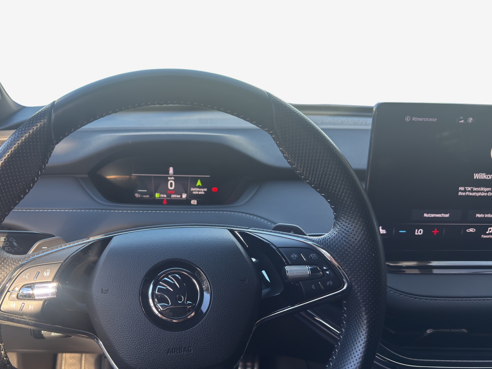 SKODA Enyaq iV 60 SportLine-image-10