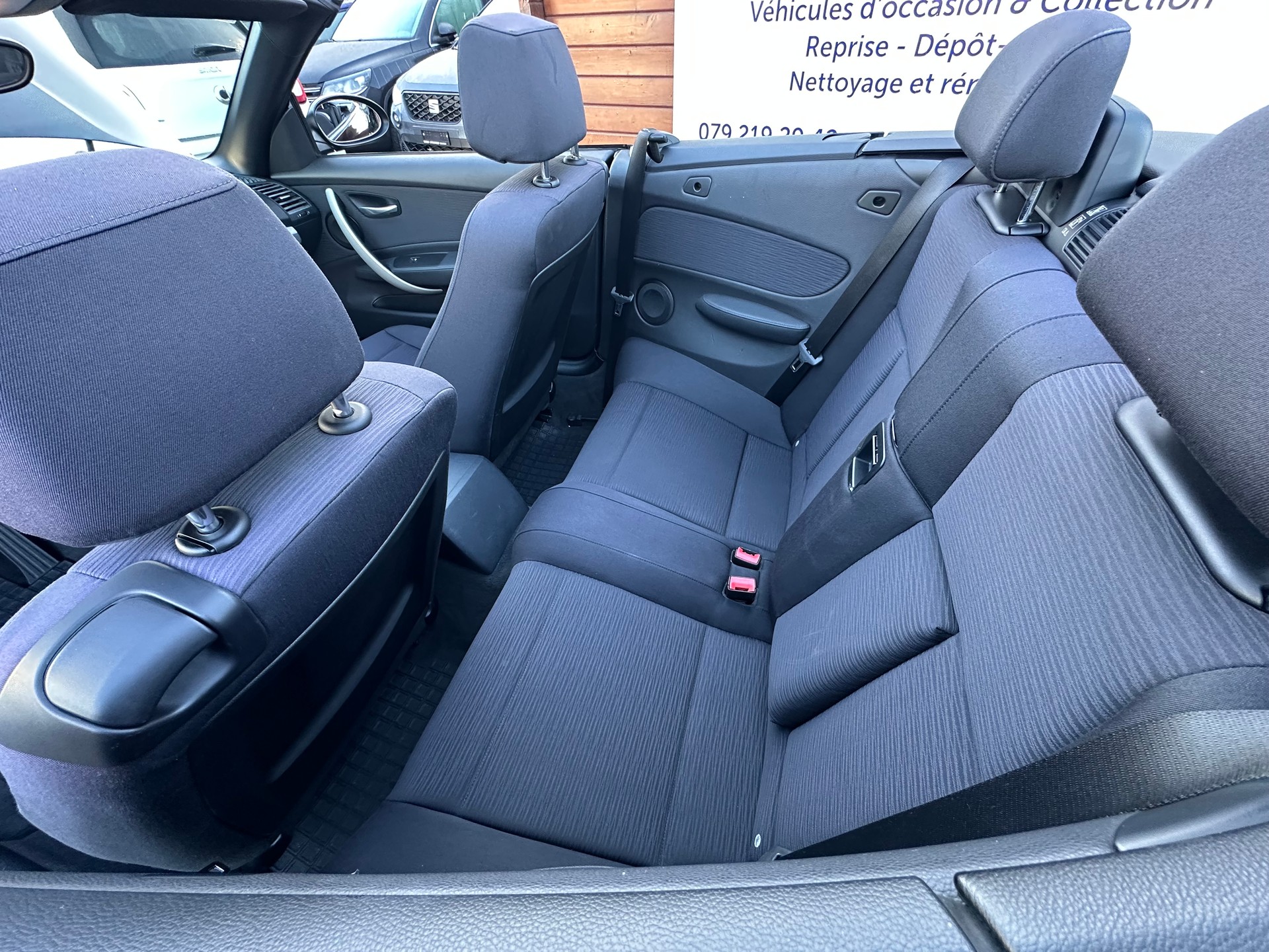 BMW 118i Cabrio-image-33