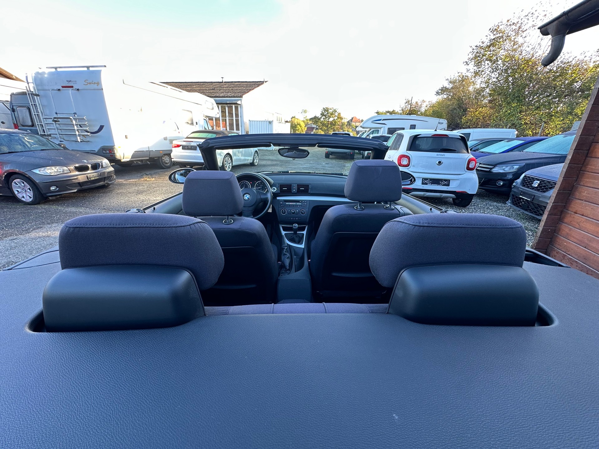 BMW 118i Cabrio-image-23