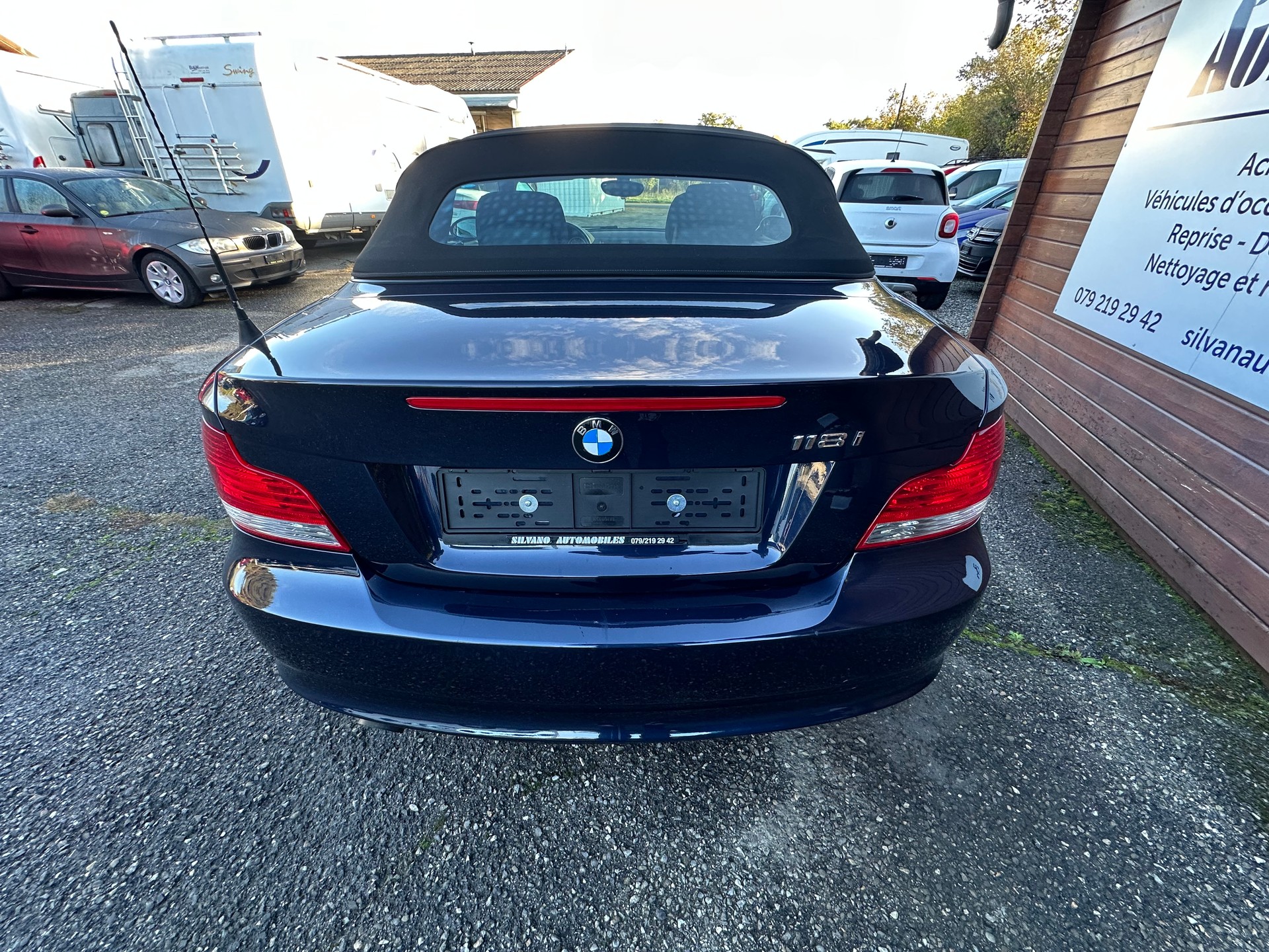 BMW 118i Cabrio-image-7