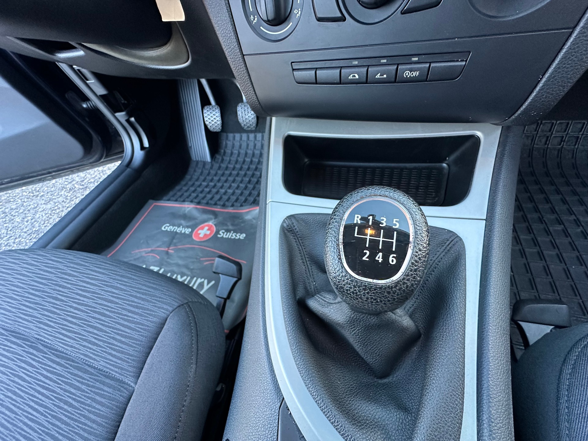 BMW 118i Cabrio-image-19